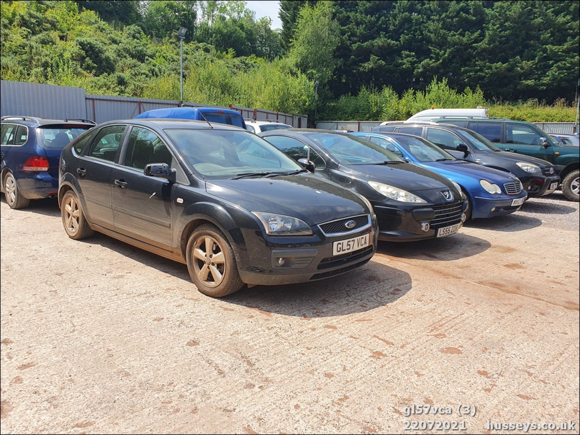 08/57 FORD FOCUS ZETEC CLIMATE 116 - 1596cc 5dr Hatchback (Black, 121k) - Image 3 of 14