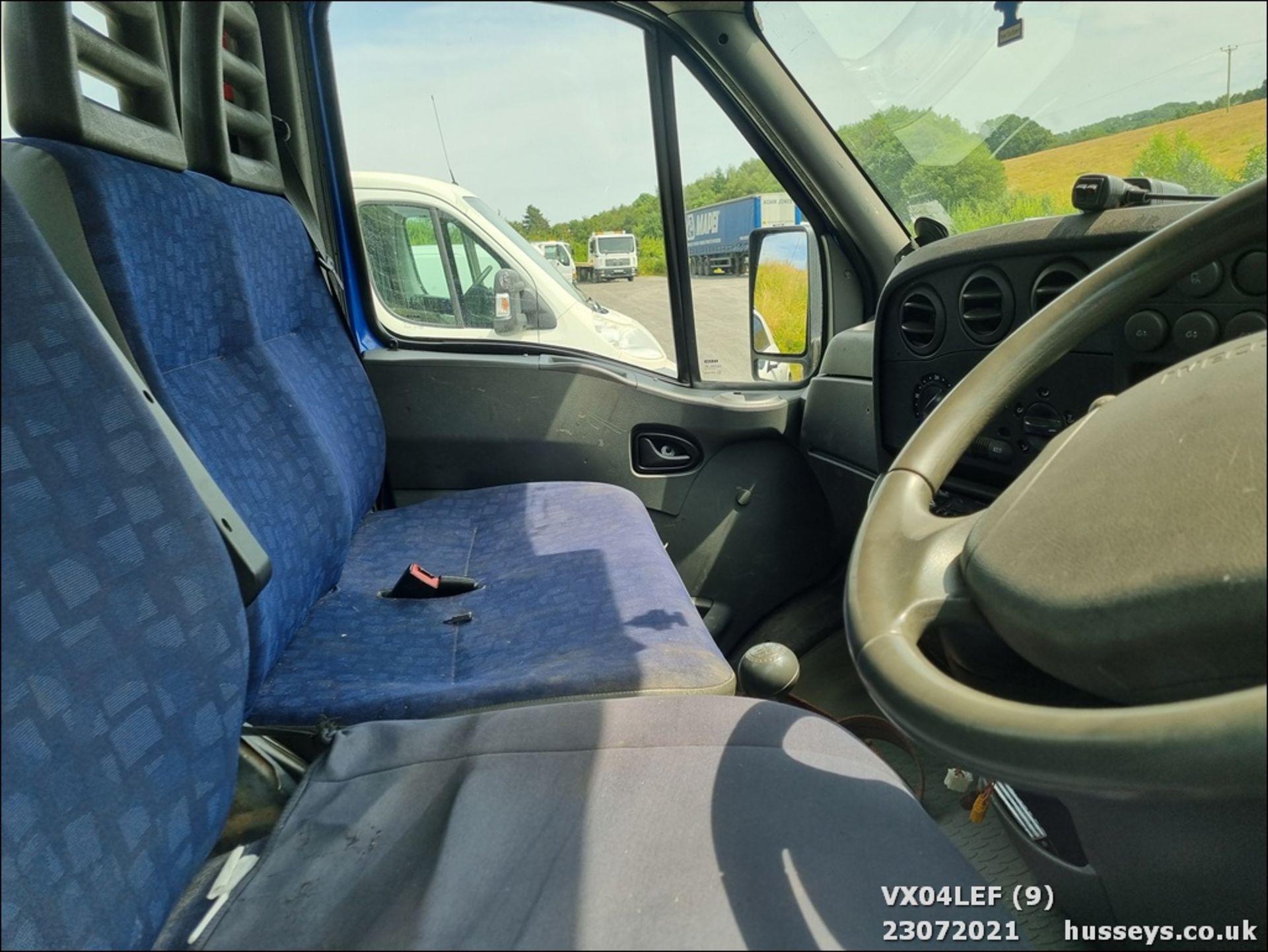 04/04 IVECO DAILY 50C15 4.4WB - 2800cc (Blue) - Image 9 of 9