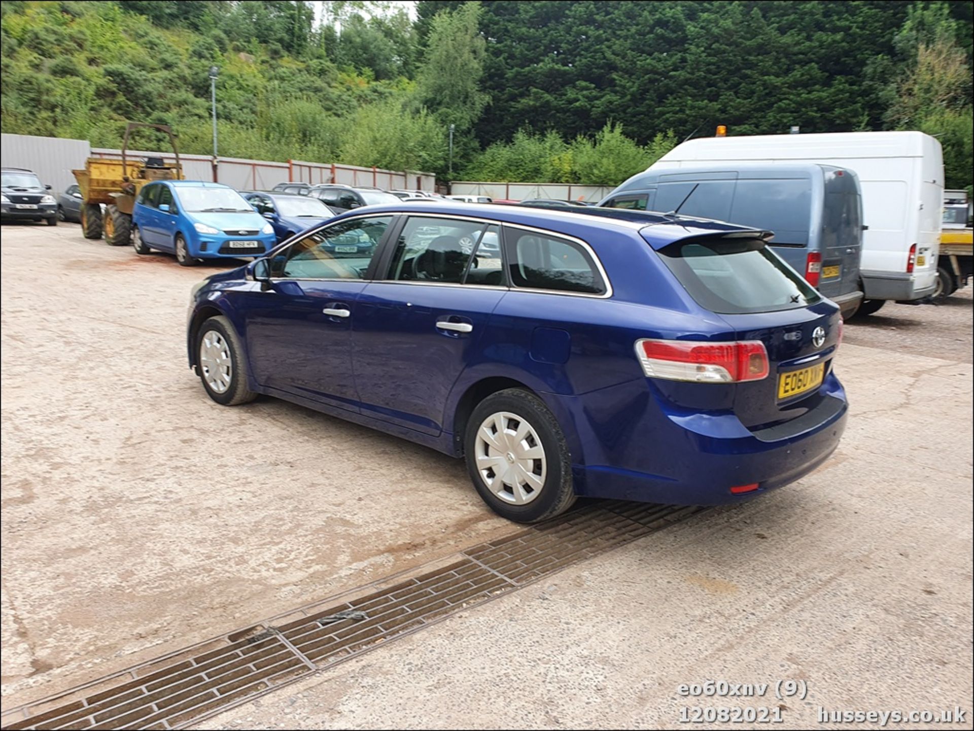 10/60 TOYOTA AVENSIS T2 D-4D - 1995cc 5dr Estate (Blue, 216k) - Image 9 of 19