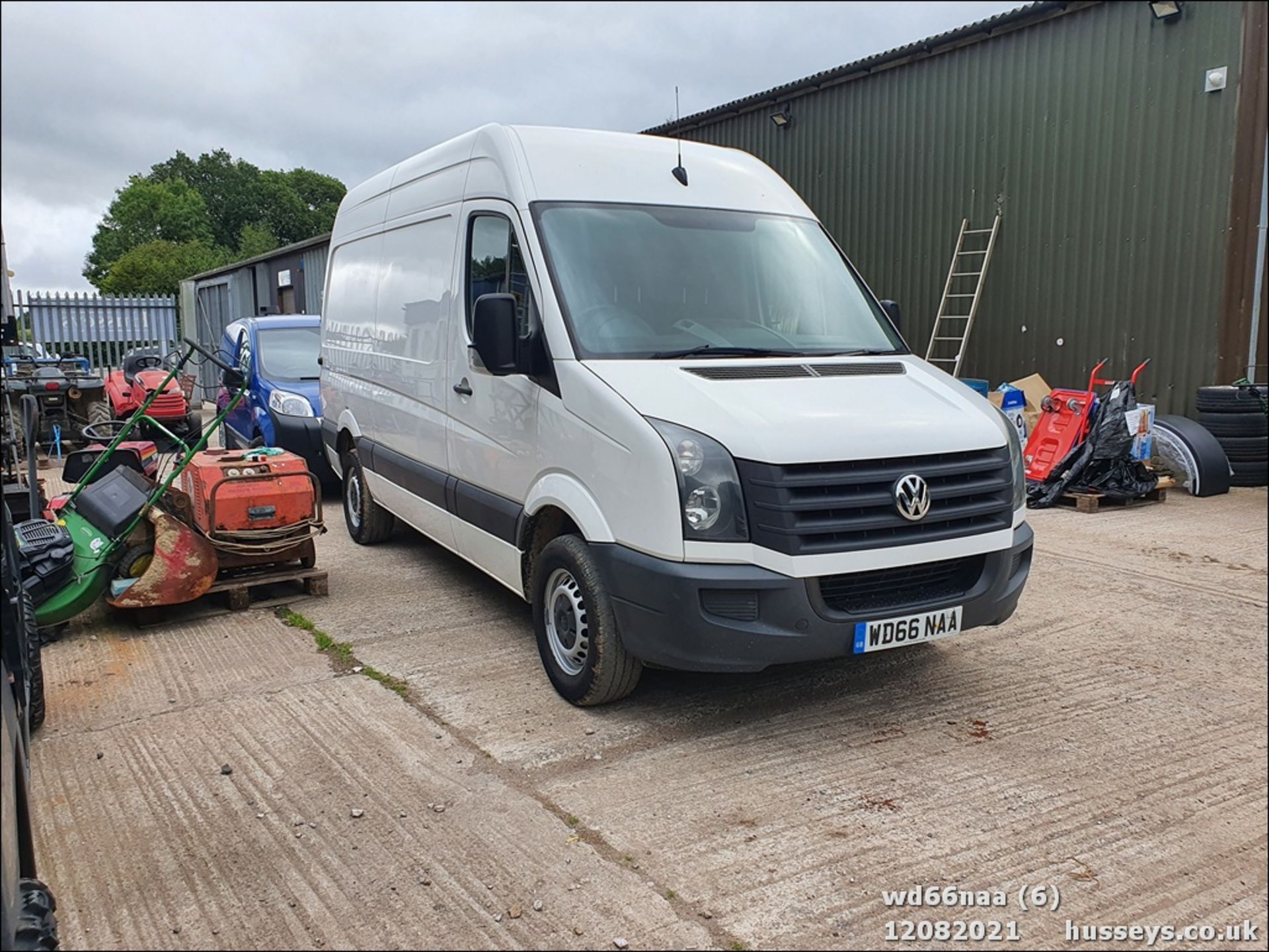 17/66 VOLKSWAGEN CRAFTER CR35 TDI BMT - 1968cc 5dr Van (White, 149k) - Image 6 of 12