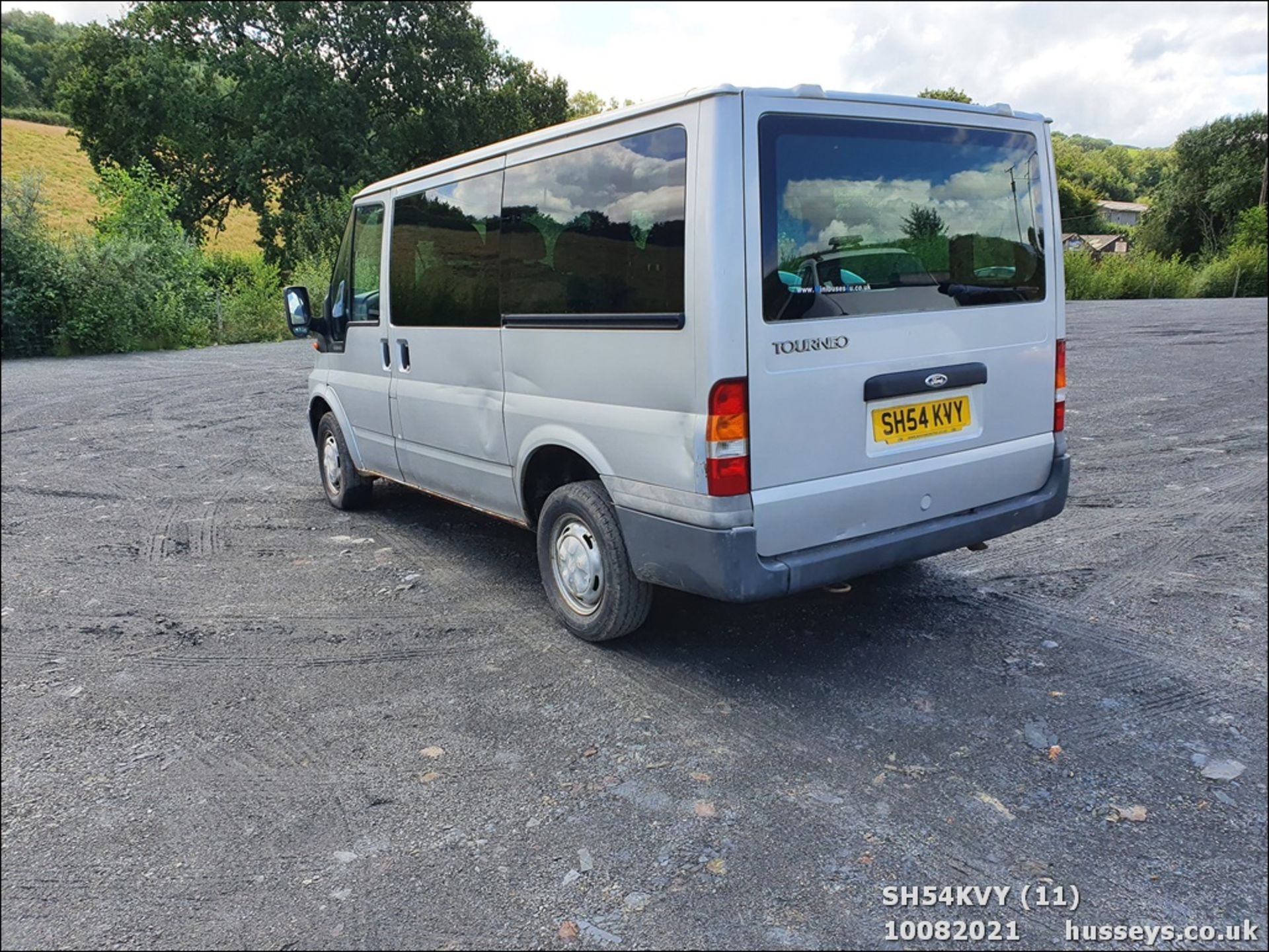 04/54 FORD TOURNEO GLX 280 SWB - 1998cc Minibus (Silver) - Image 11 of 18