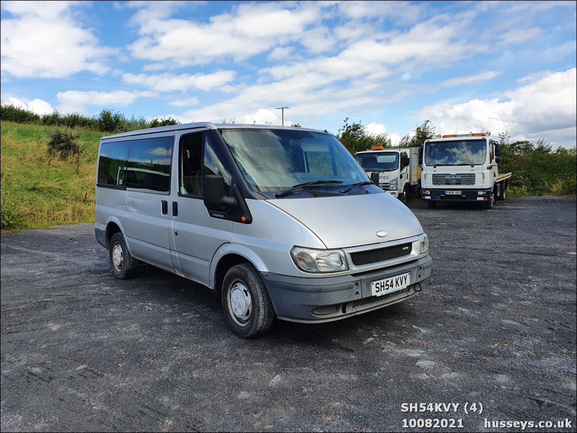 04/54 FORD TOURNEO GLX 280 SWB - 1998cc Minibus (Silver) - Image 4 of 18