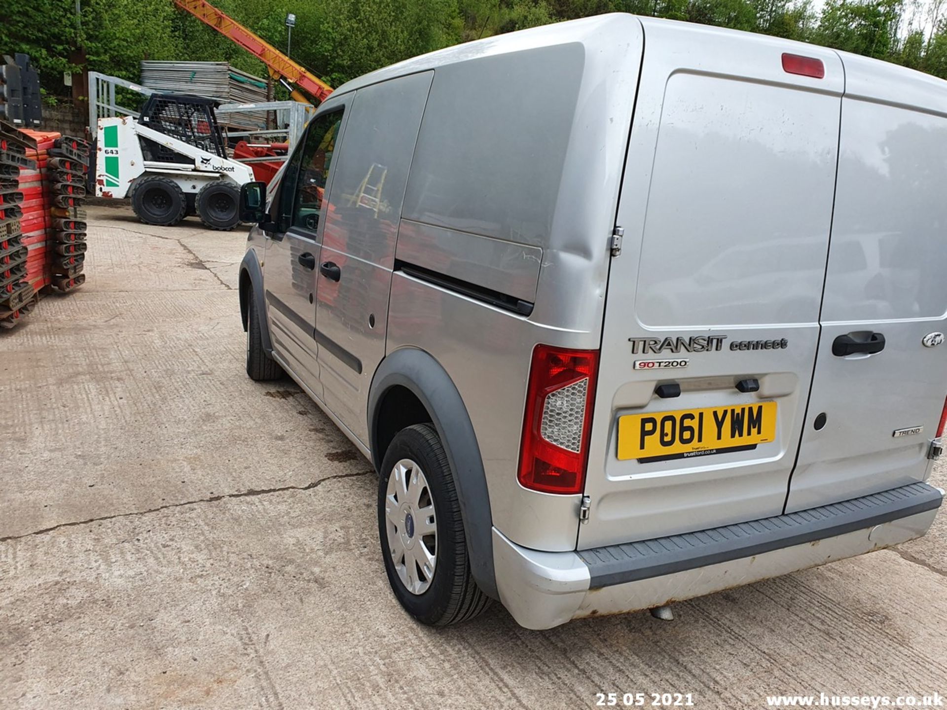 11/61 FORD TRANSIT CONNECT 90 T200 TREND - 1753cc 5dr Van (Silver, 113k) - Image 17 of 22