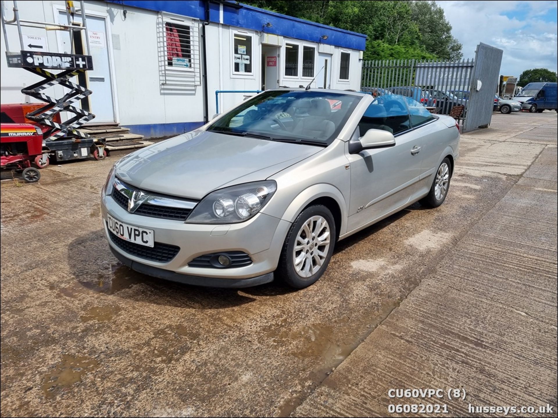 11/60 VAUXHALL ASTRA SPORT - 1796cc 2dr Convertible (Silver, 123k) - Image 9 of 18