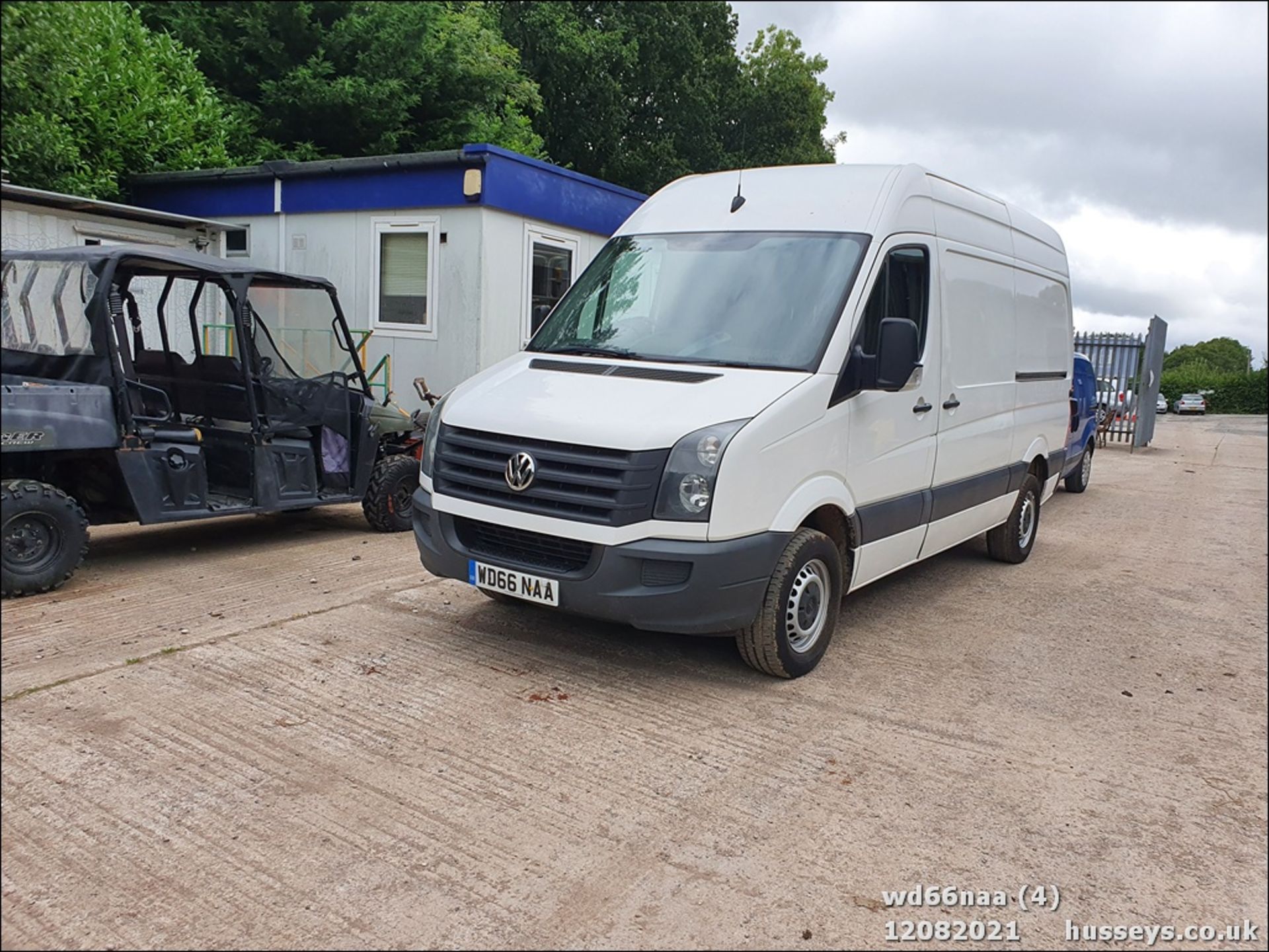 17/66 VOLKSWAGEN CRAFTER CR35 TDI BMT - 1968cc 5dr Van (White, 149k) - Image 4 of 12