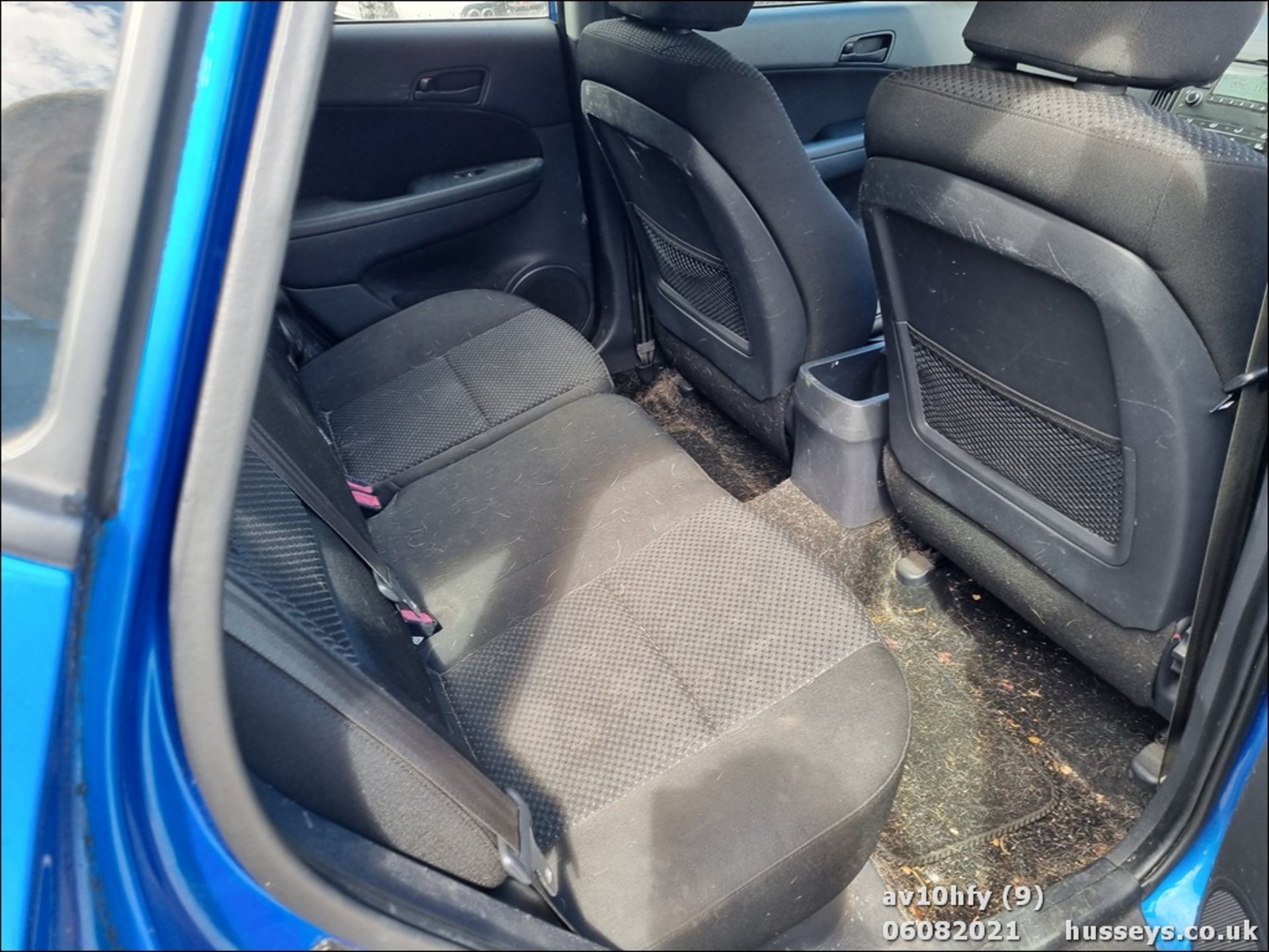 10/10 HYUNDAI I30 COMFORT CRDI AUTO - 1582cc 5dr Hatchback (Blue, 106k) - Image 9 of 11