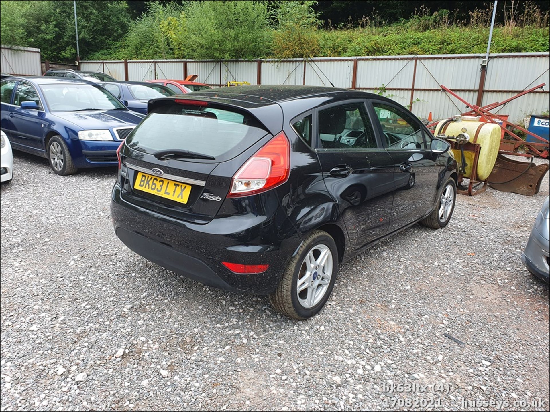 13/63 FORD FIESTA ZETEC - 998cc 5dr Hatchback (Black, 53k) - Image 5 of 16