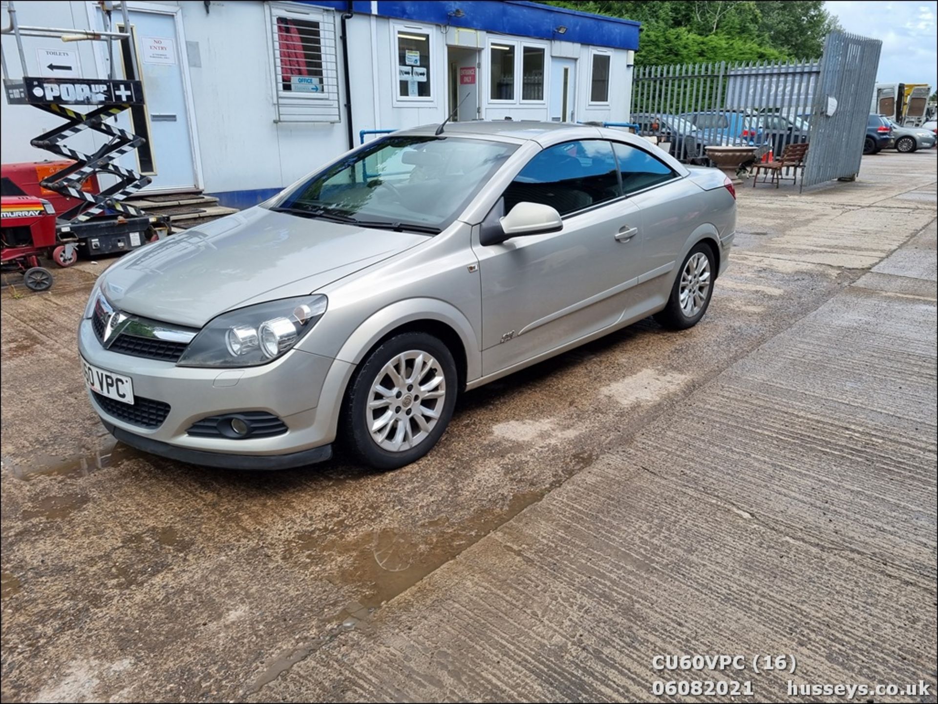 11/60 VAUXHALL ASTRA SPORT - 1796cc 2dr Convertible (Silver, 123k) - Image 16 of 18