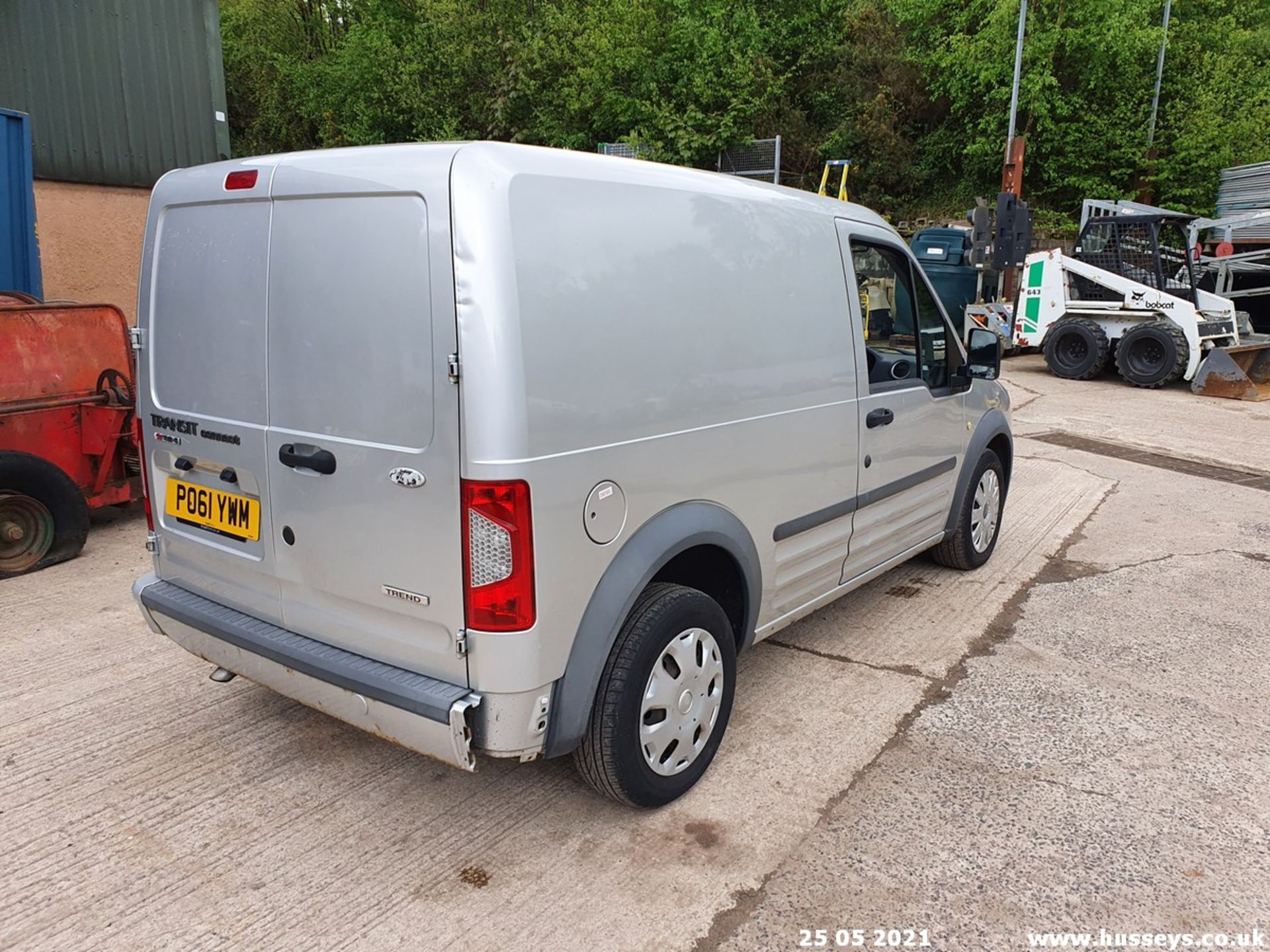 11/61 FORD TRANSIT CONNECT 90 T200 TREND - 1753cc 5dr Van (Silver, 113k) - Image 11 of 22