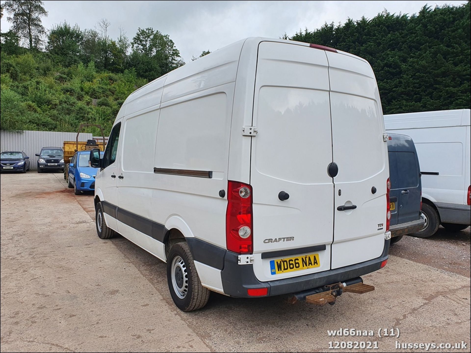 17/66 VOLKSWAGEN CRAFTER CR35 TDI BMT - 1968cc 5dr Van (White, 149k) - Image 11 of 12