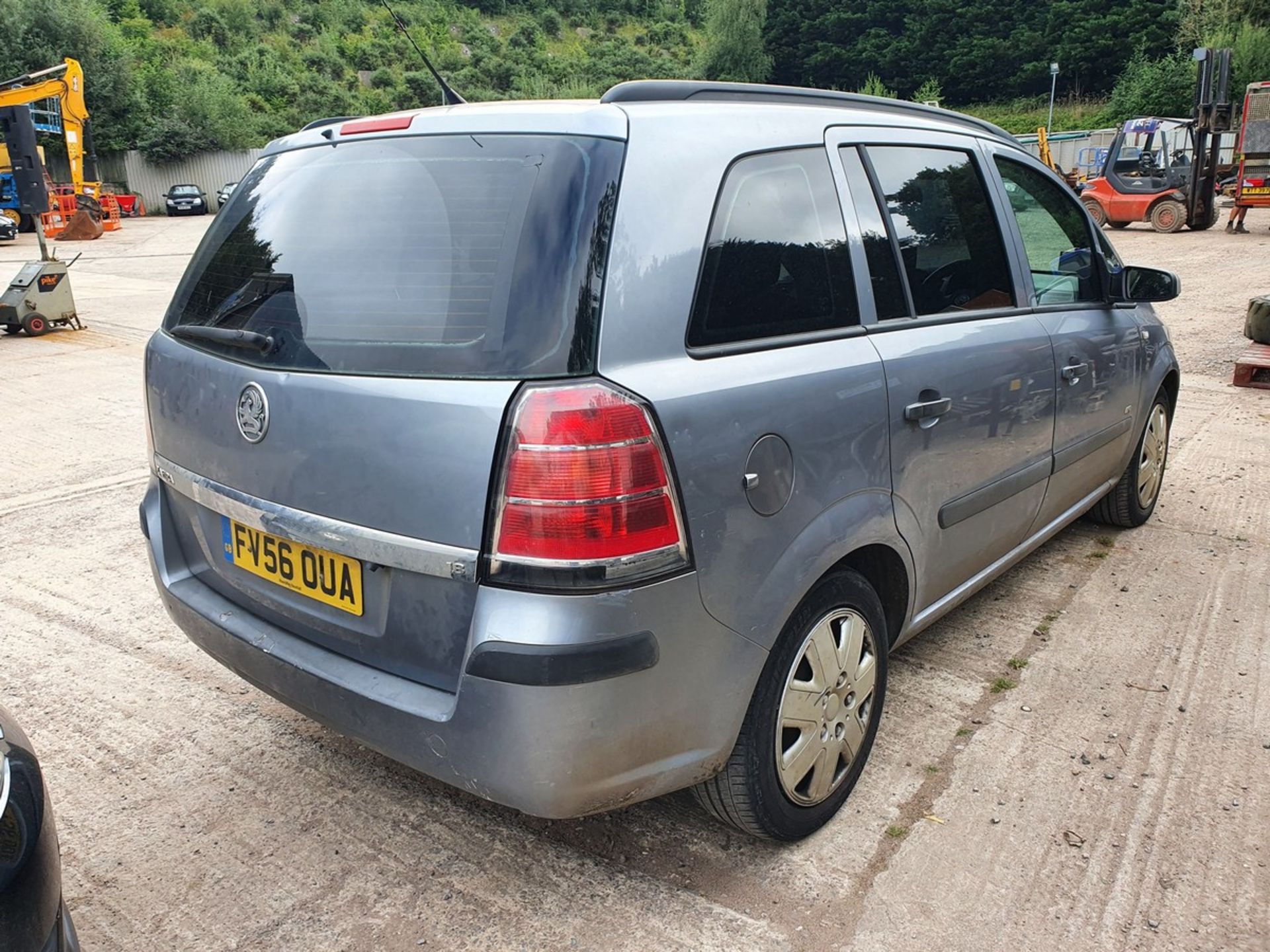 06/56 VAUXHALL ZAFIRA LIFE - 1796cc 5dr MPV (Silver, 122k) - Image 7 of 13