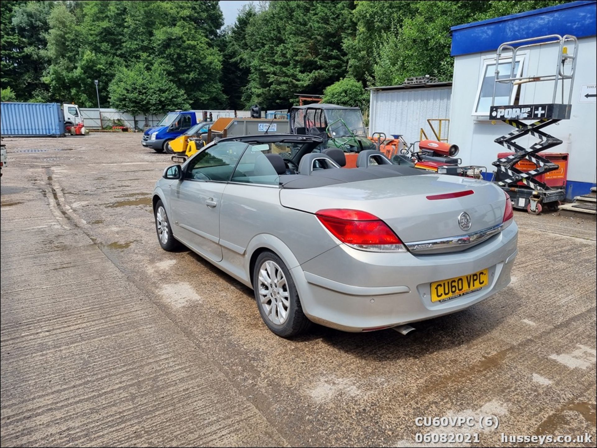 11/60 VAUXHALL ASTRA SPORT - 1796cc 2dr Convertible (Silver, 123k) - Image 7 of 18