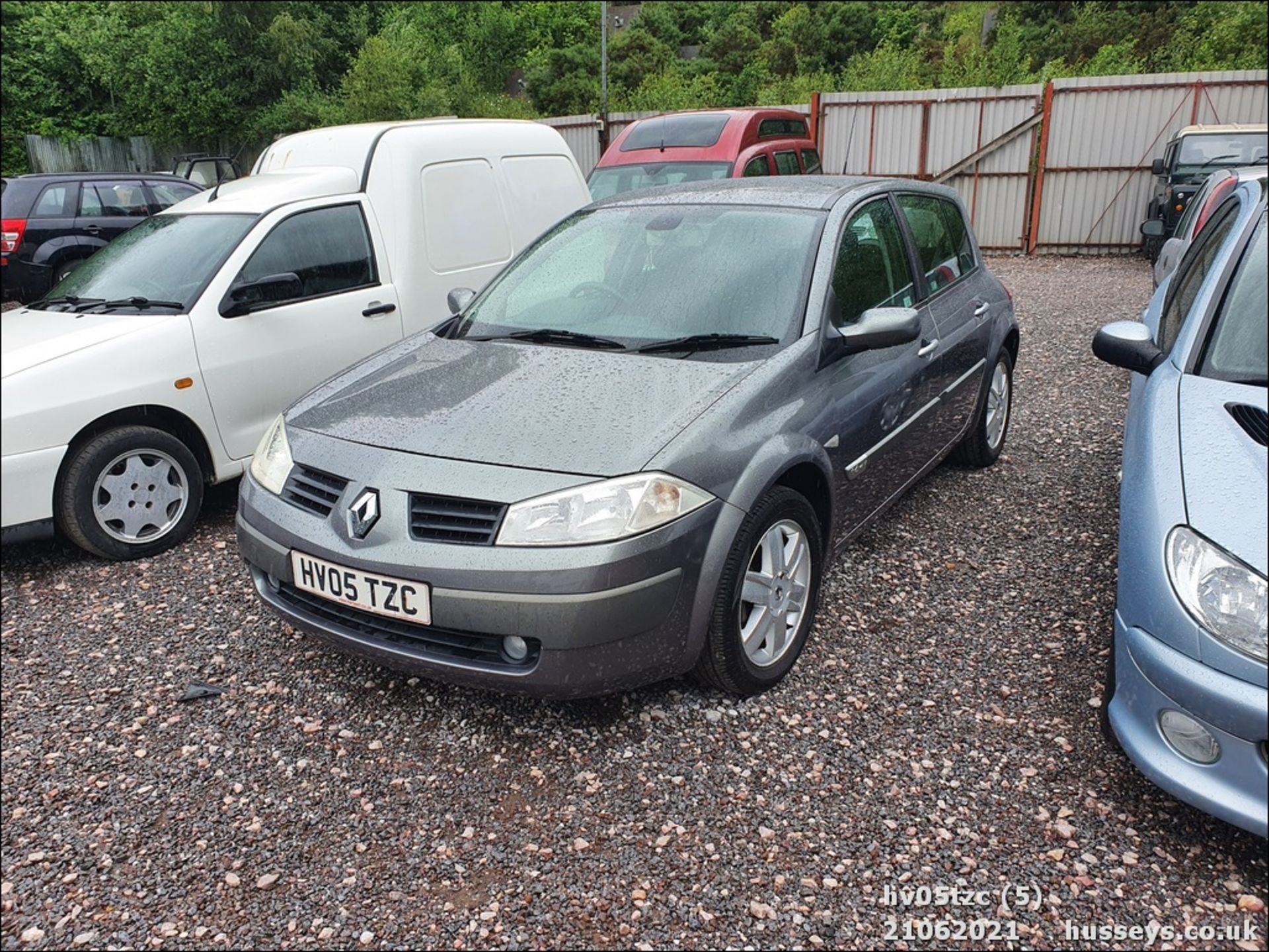 05/05 RENAULT MEGANE DYNAMIQUE 16V - 1598cc 5dr Hatchback (Grey, 41k) - Image 5 of 13