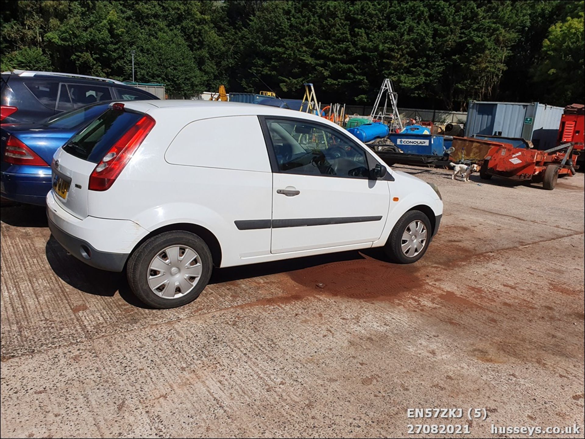 08/57 FORD FIESTA TDCI - 1399cc 3dr Van (White, 147k) - Image 4 of 10