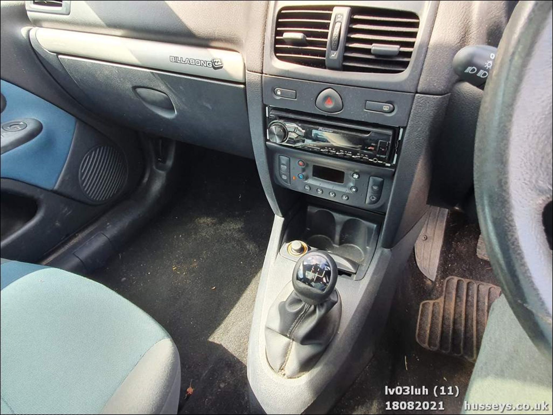 03/03 RENAULT CLIO DYNAM BILLABONG 16V - 1390cc 3dr Hatchback (Blue, 60k) - Image 11 of 14