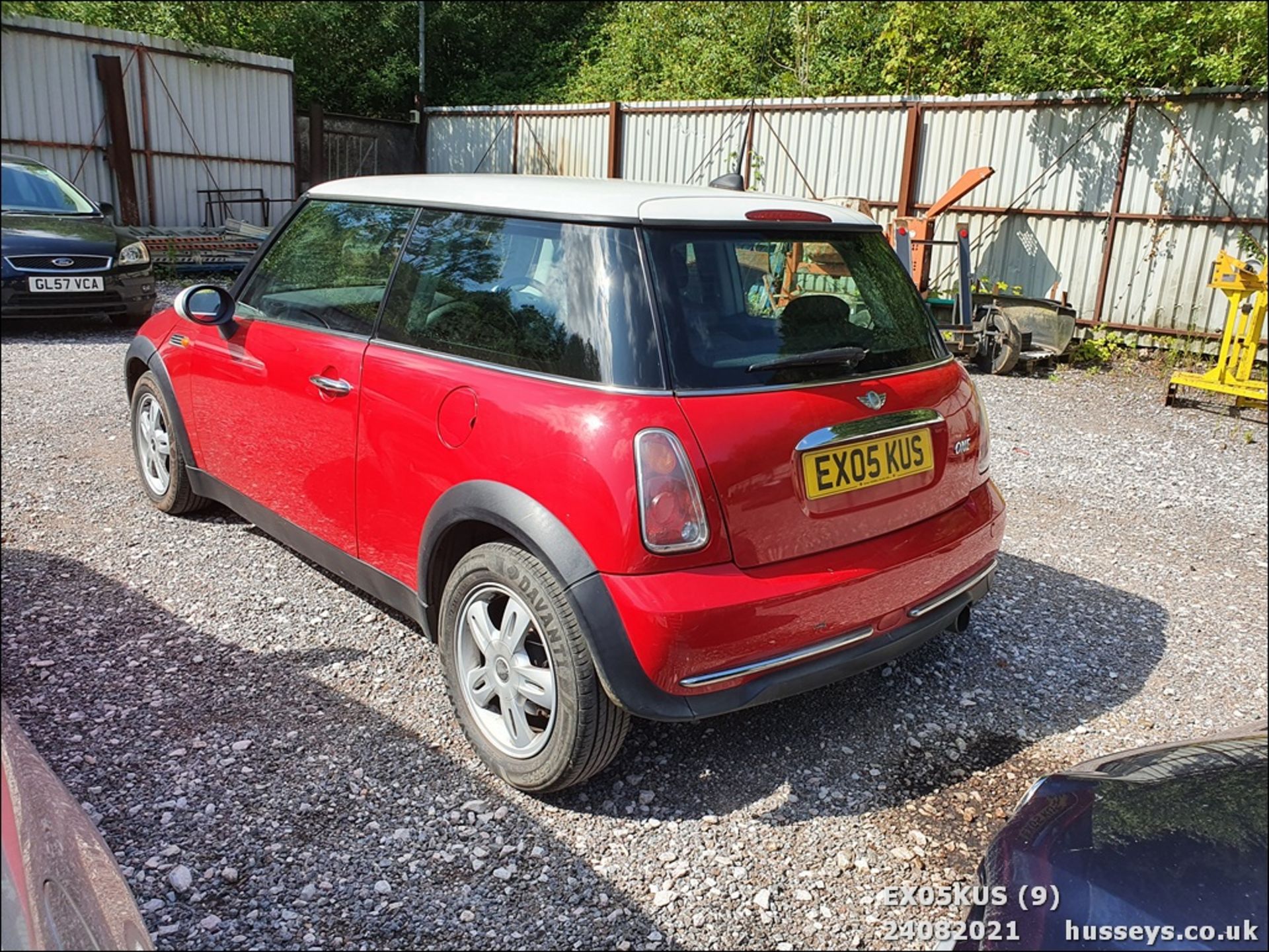 05/05 MINI MINI ONE - 1598cc 3dr Hatchback (Red, 142k) - Image 9 of 19