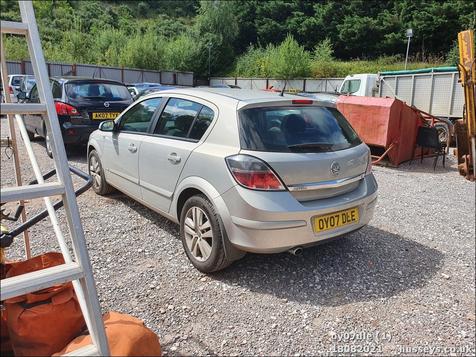 07/07 VAUXHALL ASTRA SXI - 1598cc 5dr Hatchback (Beige, 132k) - Image 2 of 17