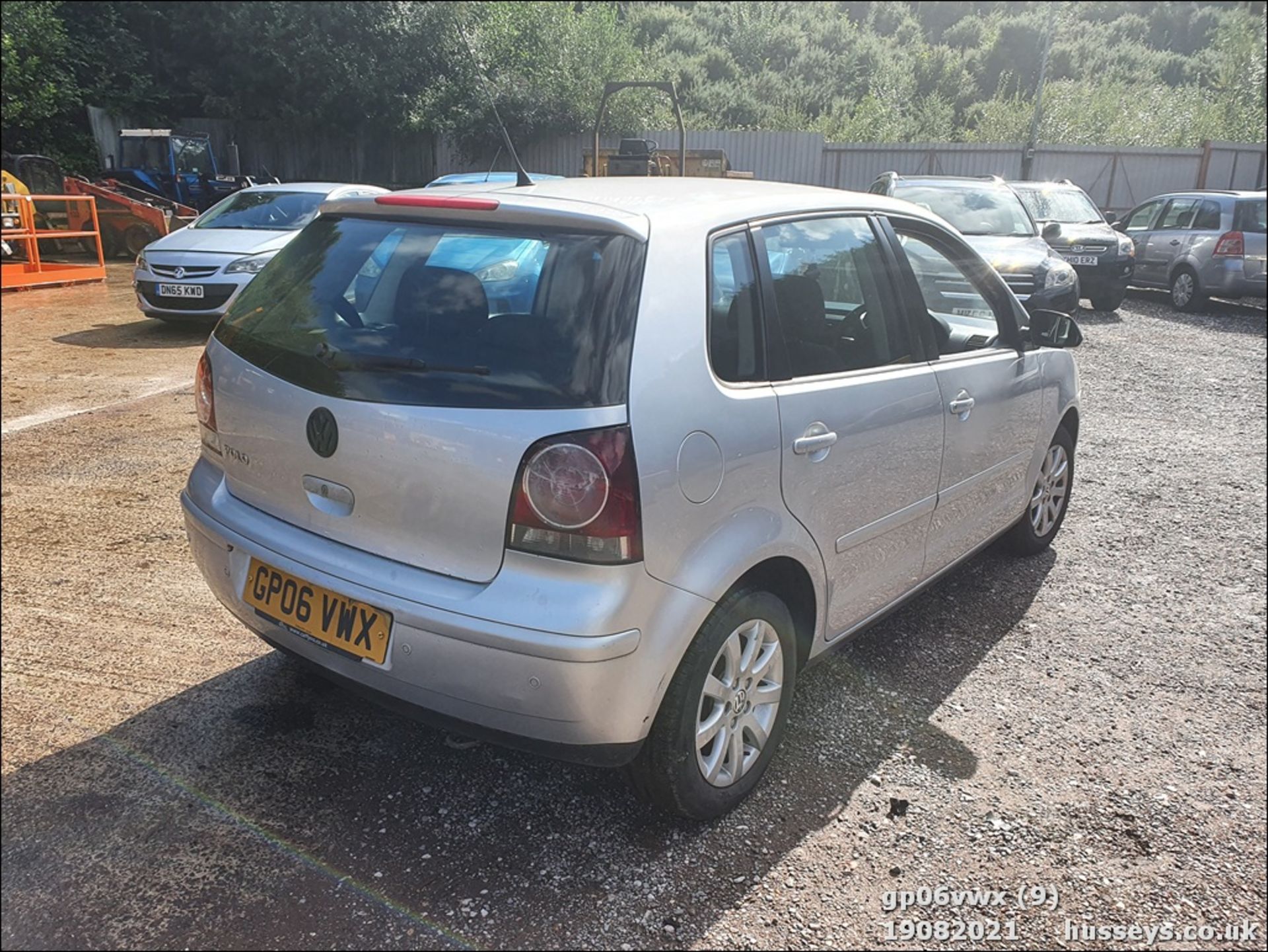 06/06 VOLKSWAGEN POLO SE 64 - 1198cc 5dr Hatchback (Silver, 110k) - Image 9 of 15