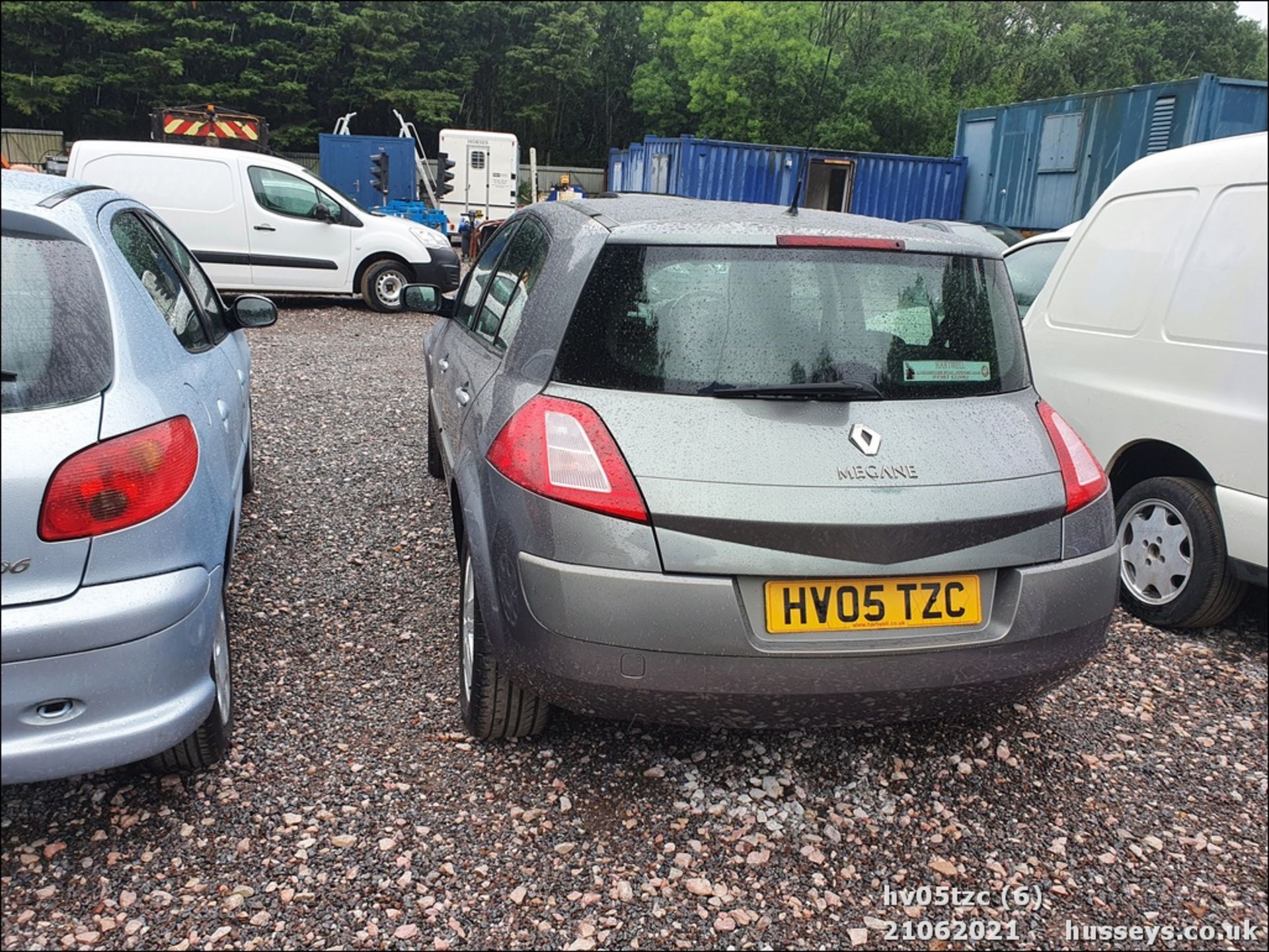 05/05 RENAULT MEGANE DYNAMIQUE 16V - 1598cc 5dr Hatchback (Grey, 41k) - Image 6 of 13