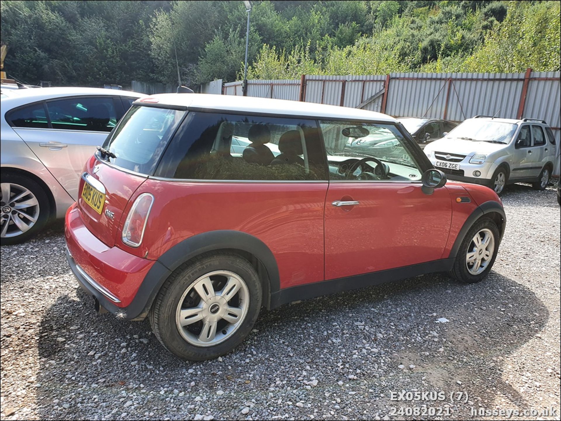 05/05 MINI MINI ONE - 1598cc 3dr Hatchback (Red, 142k) - Image 7 of 19