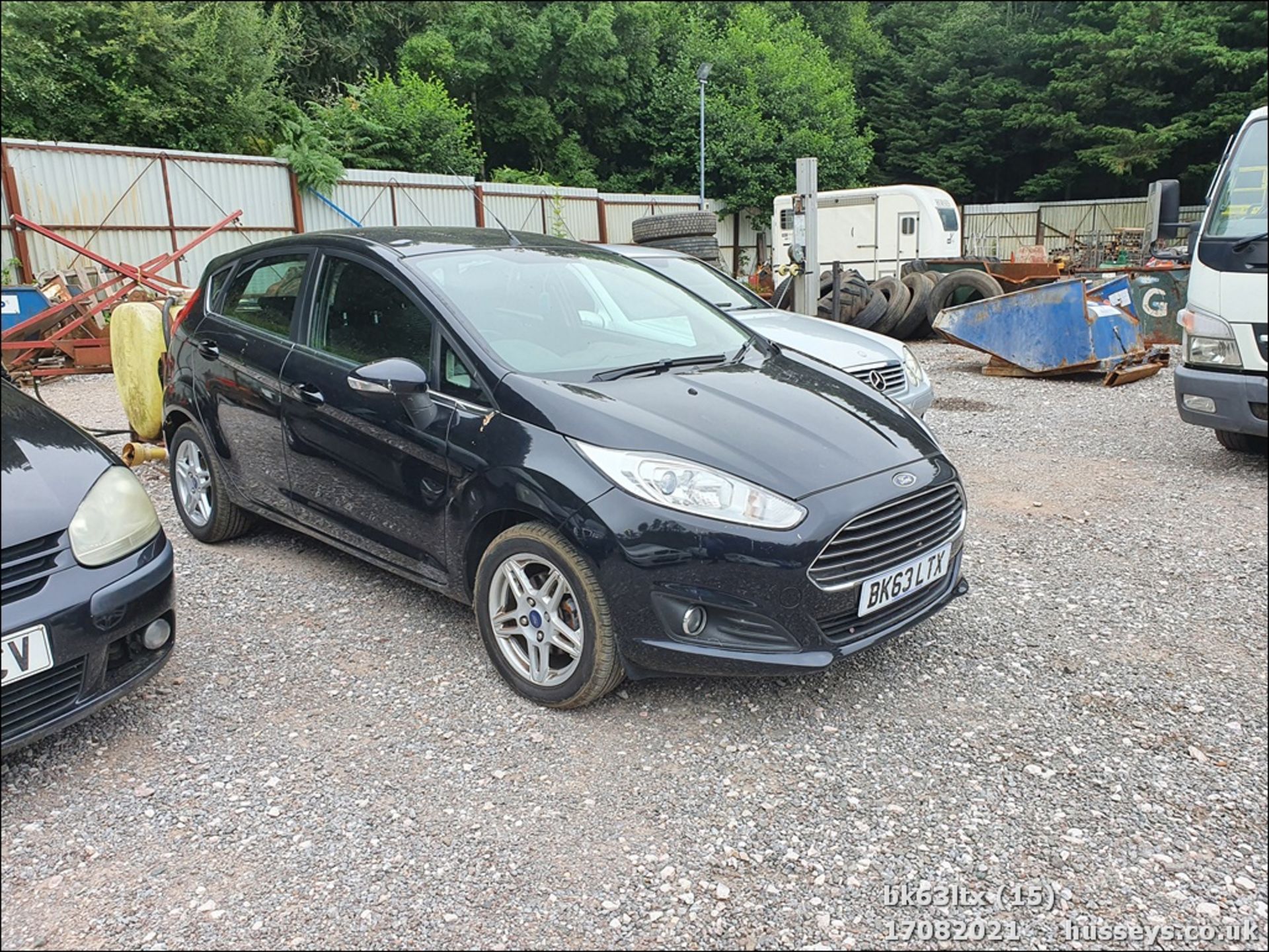 13/63 FORD FIESTA ZETEC - 998cc 5dr Hatchback (Black, 53k) - Image 2 of 16