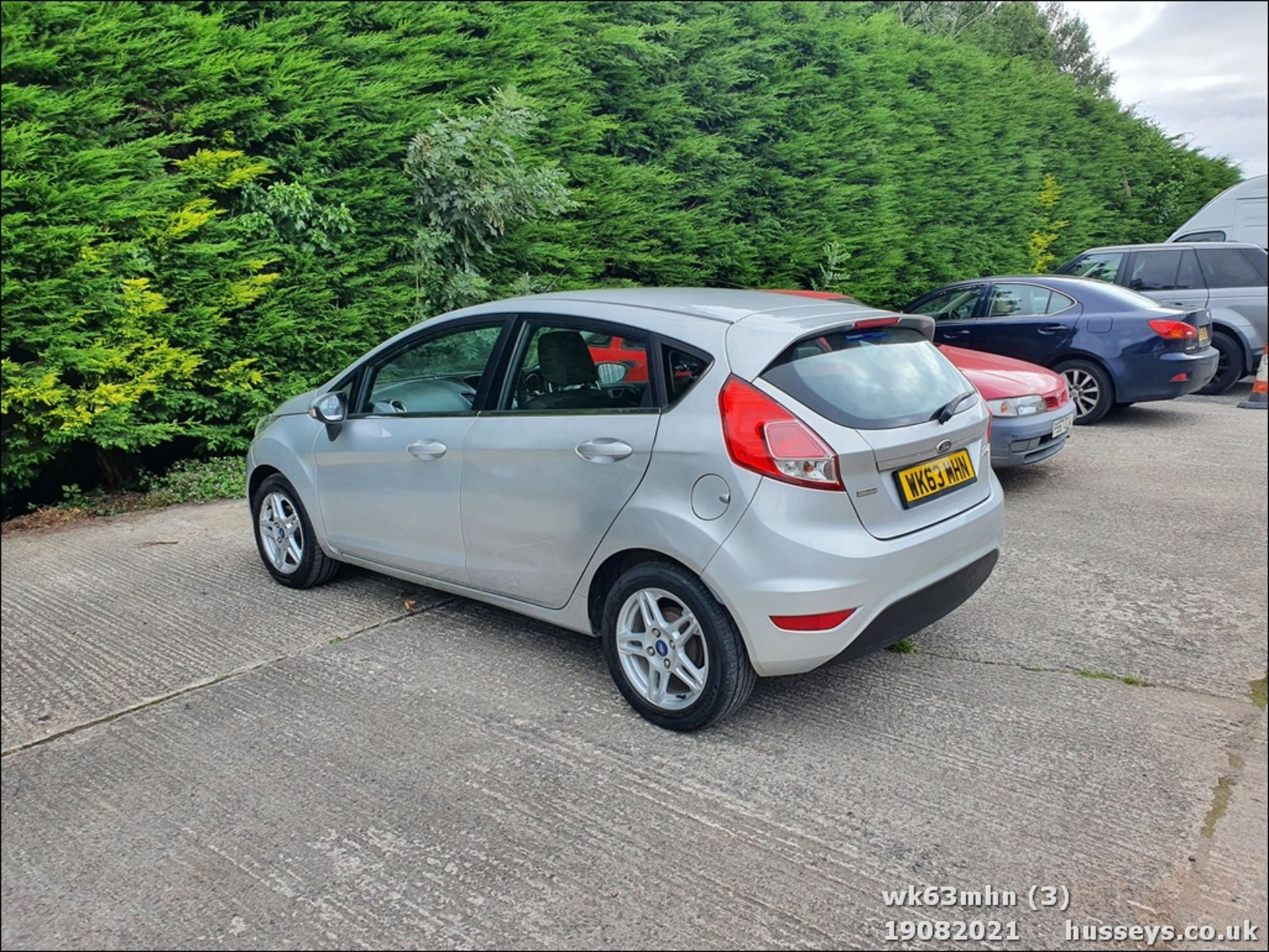 13/63 FORD FIESTA ZETEC - 998cc 5dr Hatchback (Silver, 86k) - Image 3 of 14