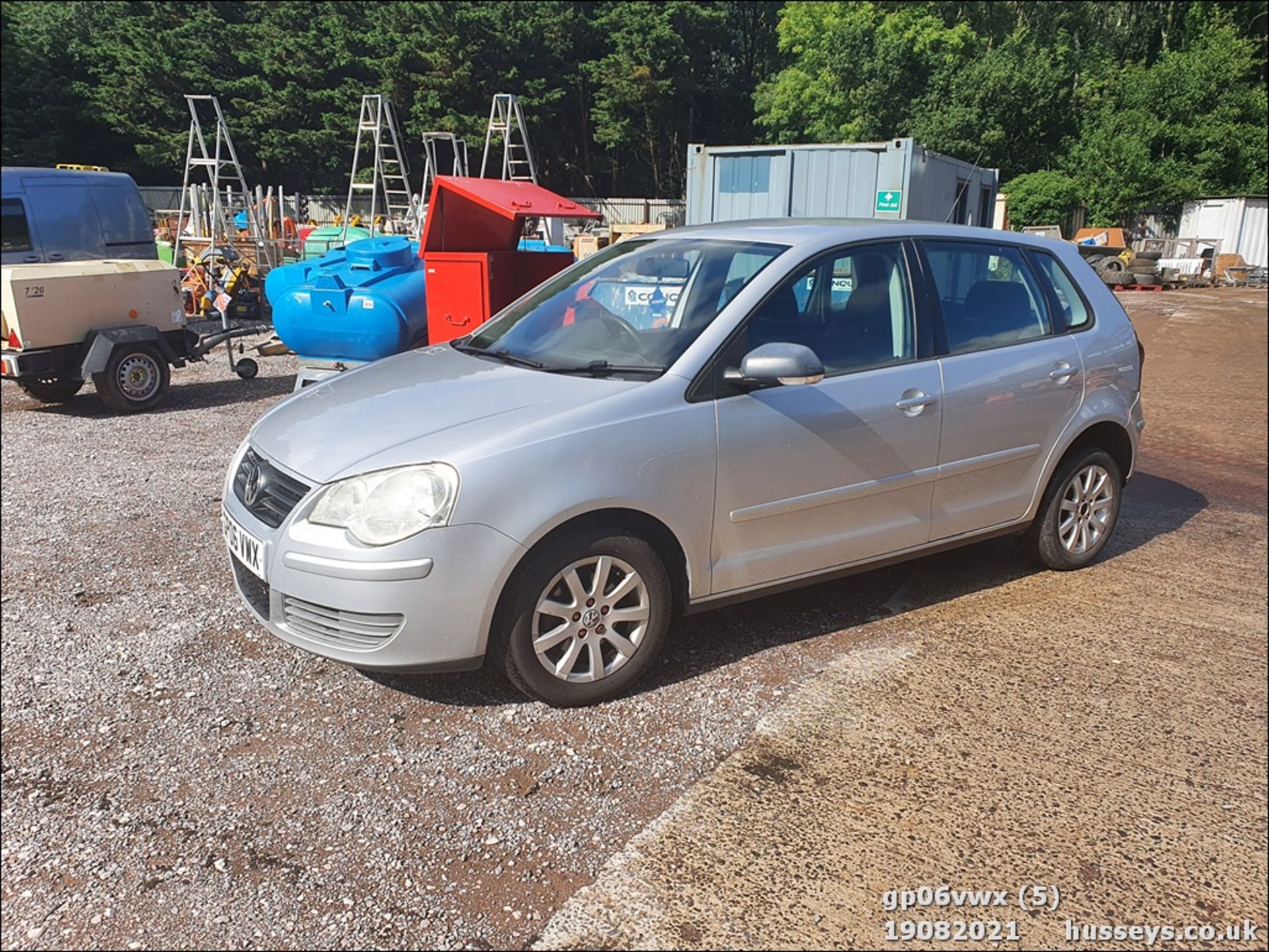 06/06 VOLKSWAGEN POLO SE 64 - 1198cc 5dr Hatchback (Silver, 110k) - Image 5 of 15