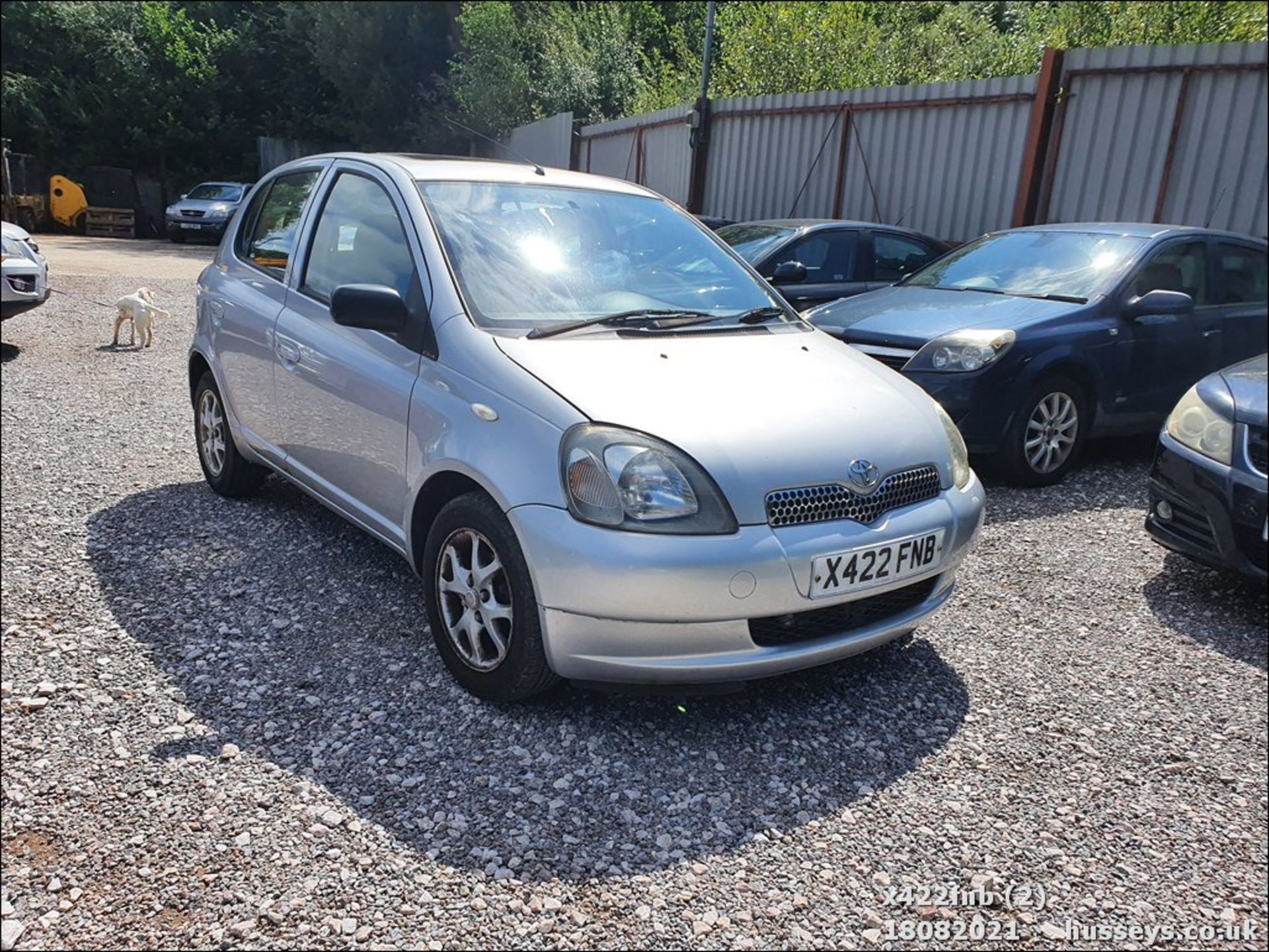 2001 TOYOTA YARIS CDX FREE-TRONIC - 998cc 5dr Hatchback (Silver, 77k) - Image 2 of 16