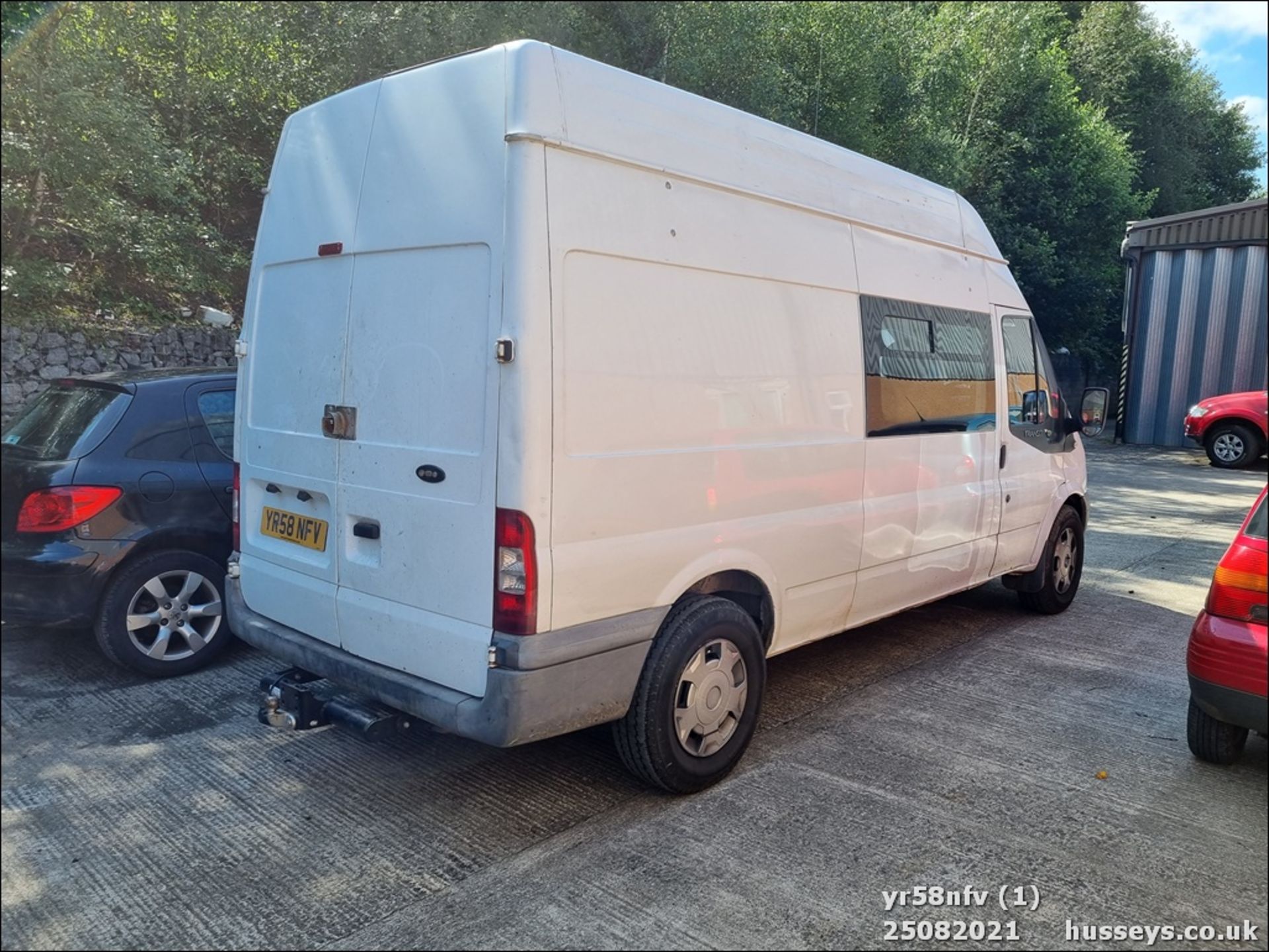 08/58 FORD TRANSIT 100 T350L RWD - 2402cc 5dr Van (Silver) - Image 8 of 11