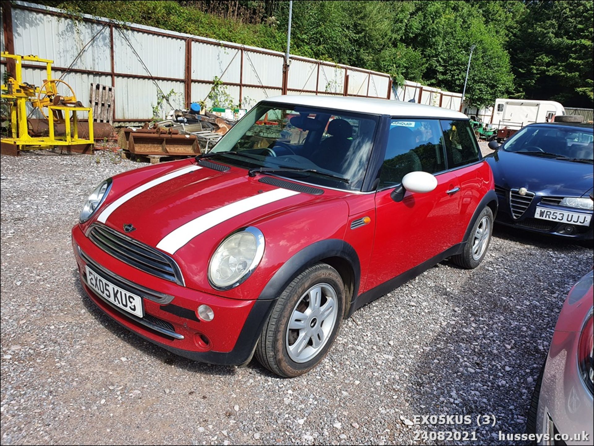 05/05 MINI MINI ONE - 1598cc 3dr Hatchback (Red, 142k) - Image 3 of 19