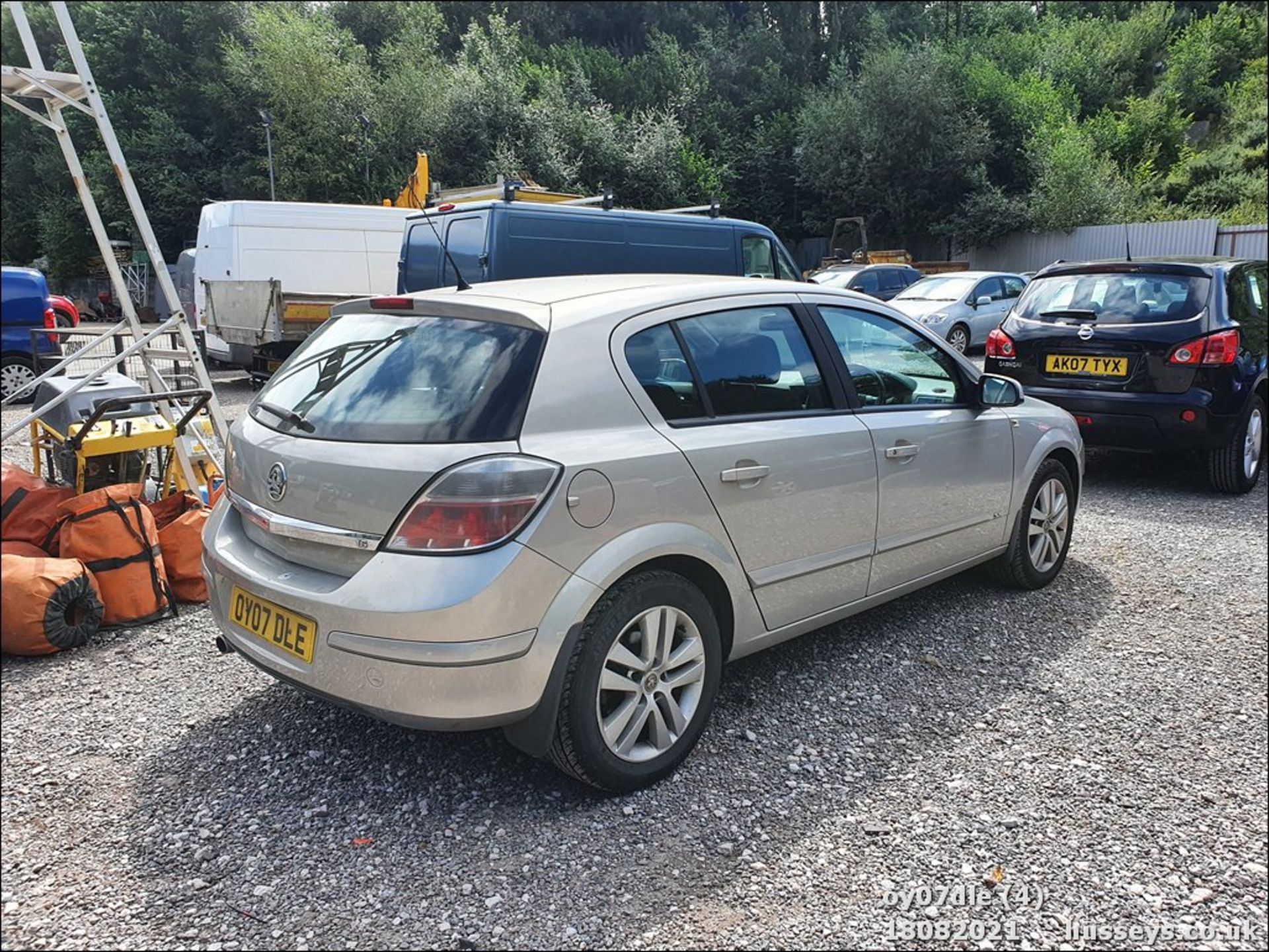 07/07 VAUXHALL ASTRA SXI - 1598cc 5dr Hatchback (Beige, 132k) - Image 5 of 17