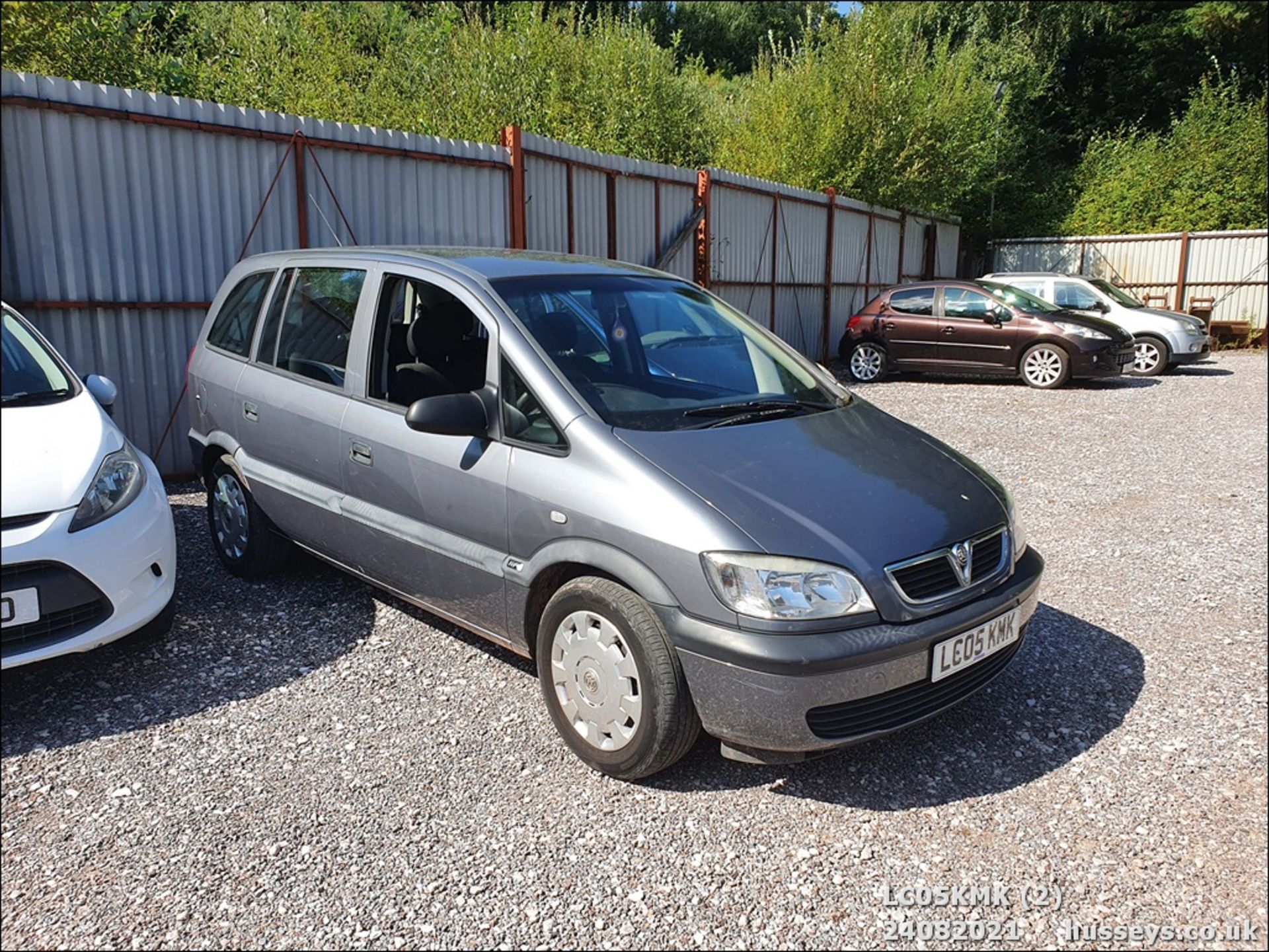 05/05 VAUXHALL ZAFIRA LIFE 16V AUTO - 1796cc 5dr MPV (Grey, 110k) - Image 2 of 13