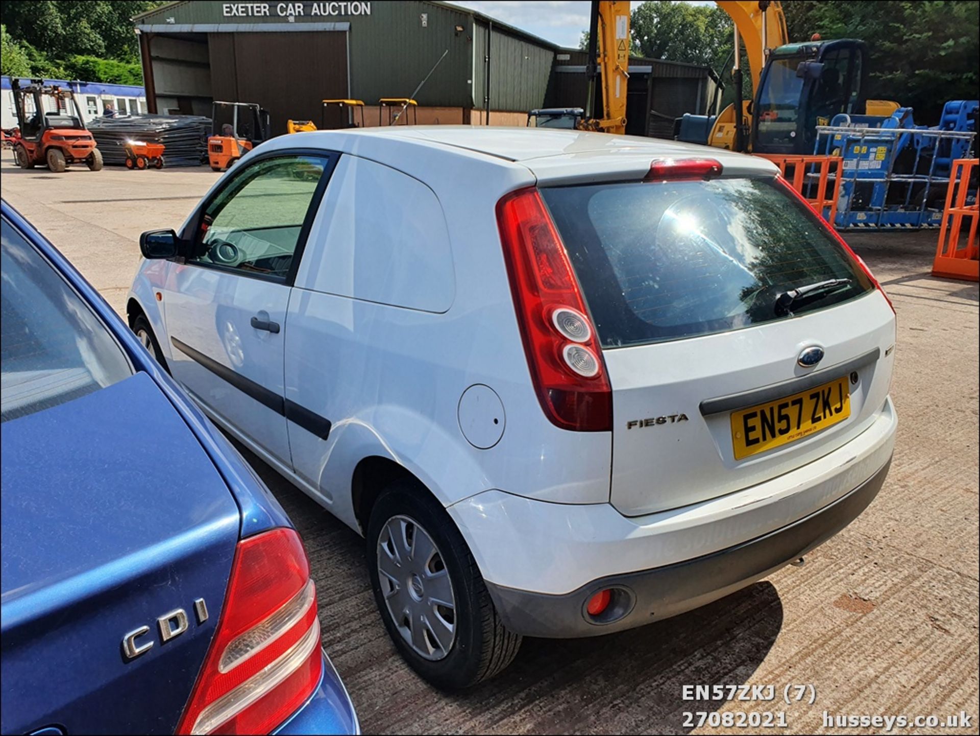 08/57 FORD FIESTA TDCI - 1399cc 3dr Van (White, 147k) - Image 6 of 10