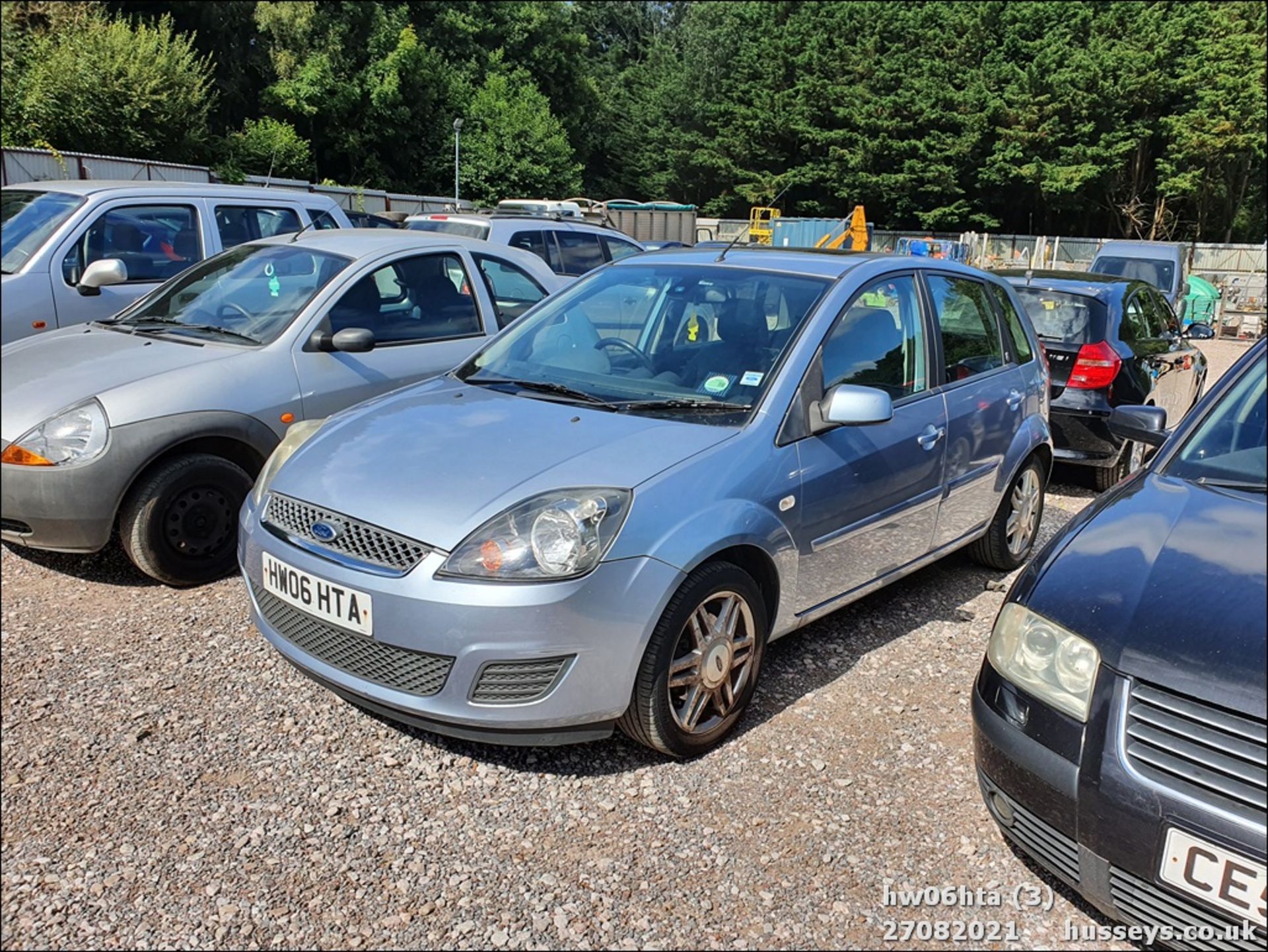 06/06 FORD FIESTA GHIA - 1388cc 5dr Hatchback (Blue, 45k) - Image 4 of 15