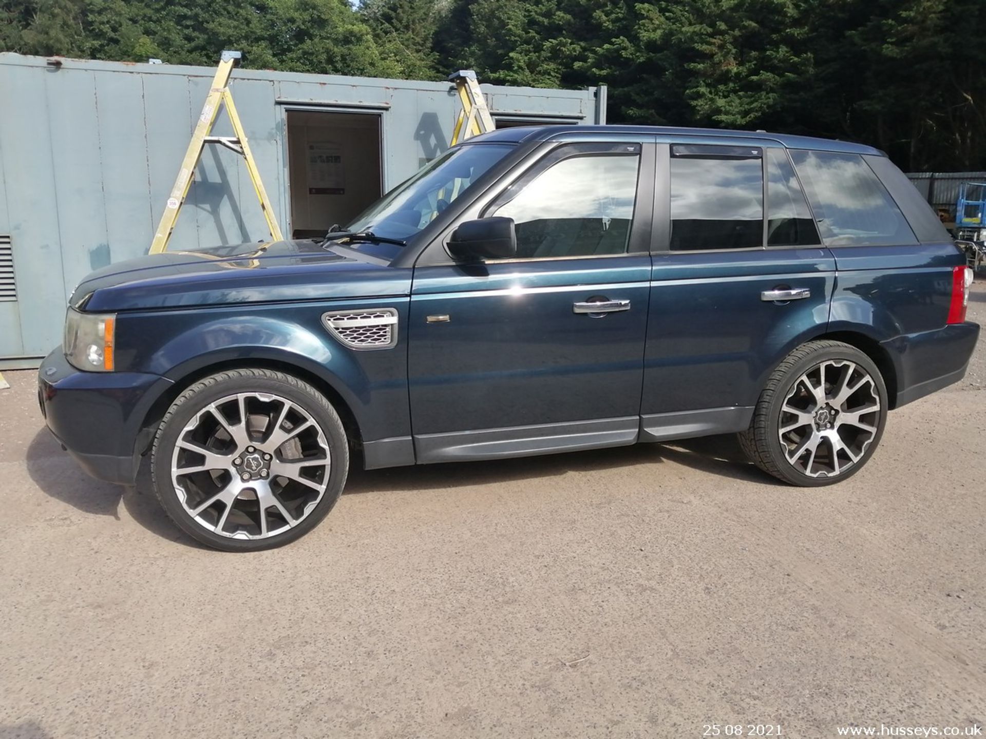 2006 LAND ROVER RANGE ROVER SP HSE TDV6 A - 2720cc 5dr Estate (Blue) - Image 2 of 15