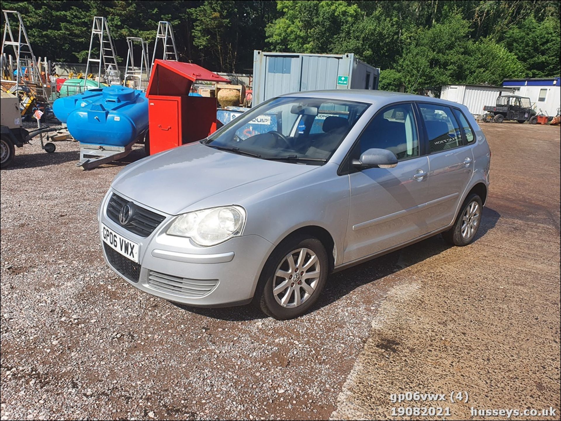 06/06 VOLKSWAGEN POLO SE 64 - 1198cc 5dr Hatchback (Silver, 110k) - Image 4 of 15