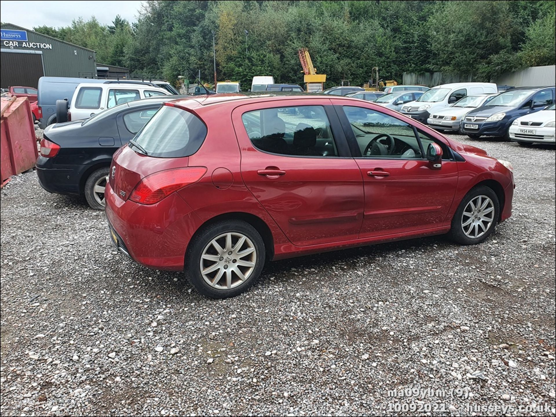 09/09 PEUGEOT 308 SE HDI - 1560cc 5dr Hatchback (Red) - Image 9 of 19