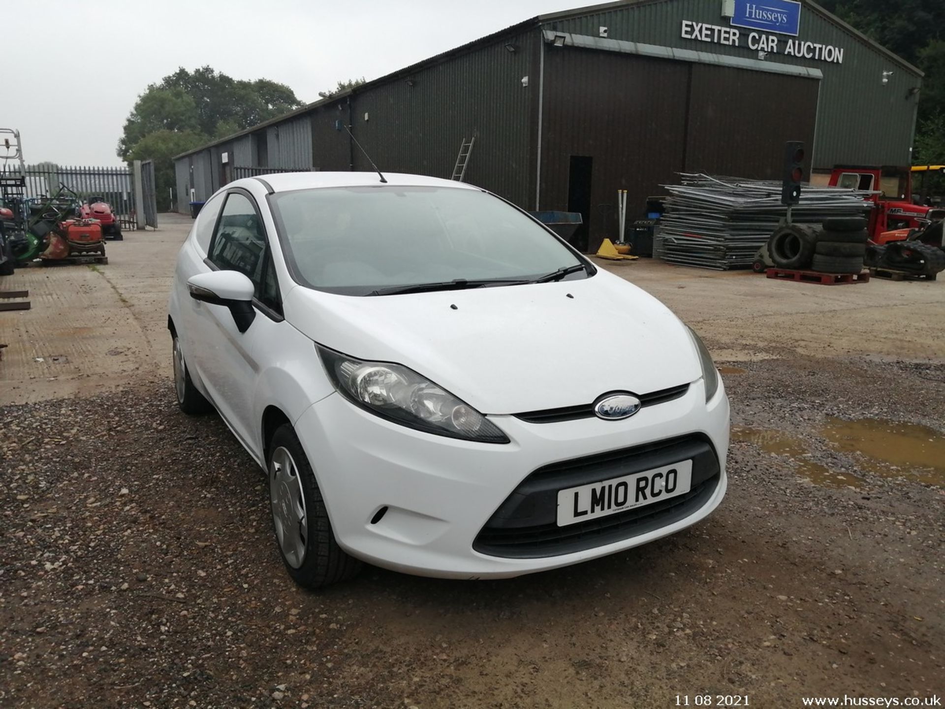 10/10 FORD FIESTA BASE TDCI 68 - 1399cc 3.dr Van (White, 127k) - Image 3 of 14