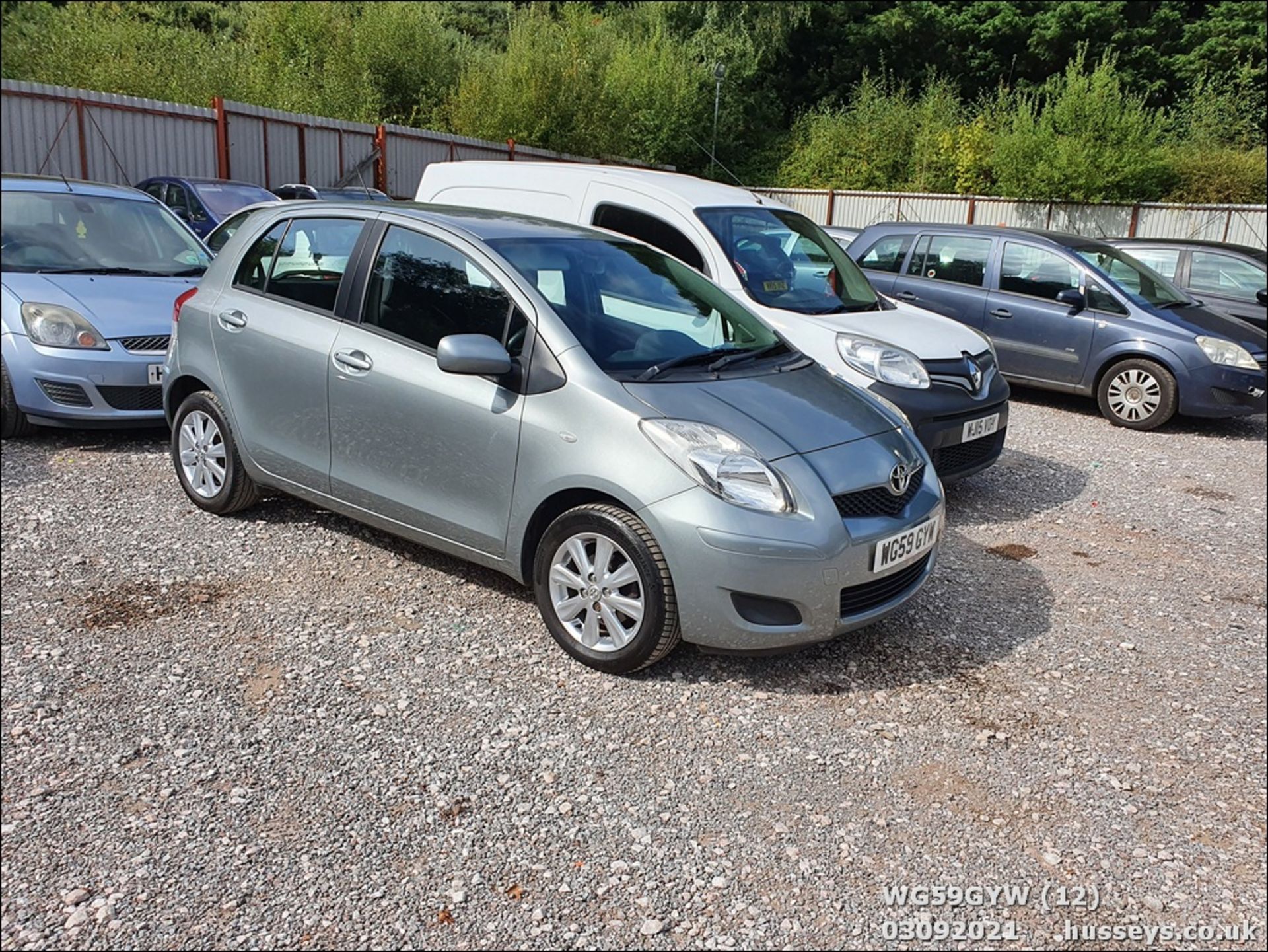 09/59 TOYOTA YARIS TR VVT-I S-A - 1329cc 5dr Hatchback (Silver, 87k) - Image 12 of 12