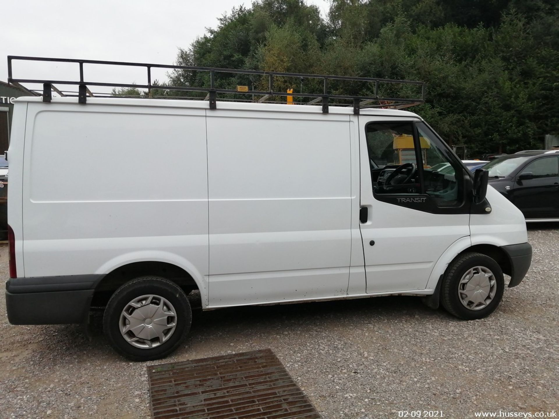 10/60 FORD TRANSIT 85 T260M FWD - 2198cc 5dr Van (White, 237k) - Image 15 of 23