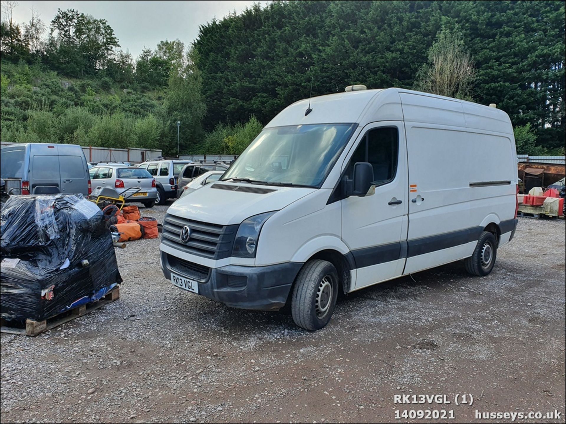 13/13 VOLKSWAGEN CRAFTER CR35 TDI 143 MWB - 1968cc 5dr Van (White, 75k) - Image 2 of 13