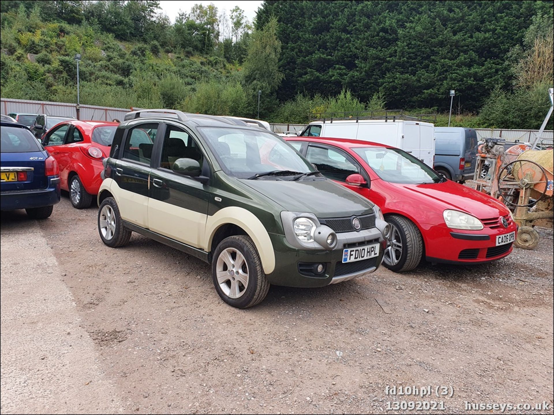 10/10 FIAT PANDA CROSS M-JET 4X4 - 1248cc 5dr Hatchback (Green, 58k) - Image 3 of 15