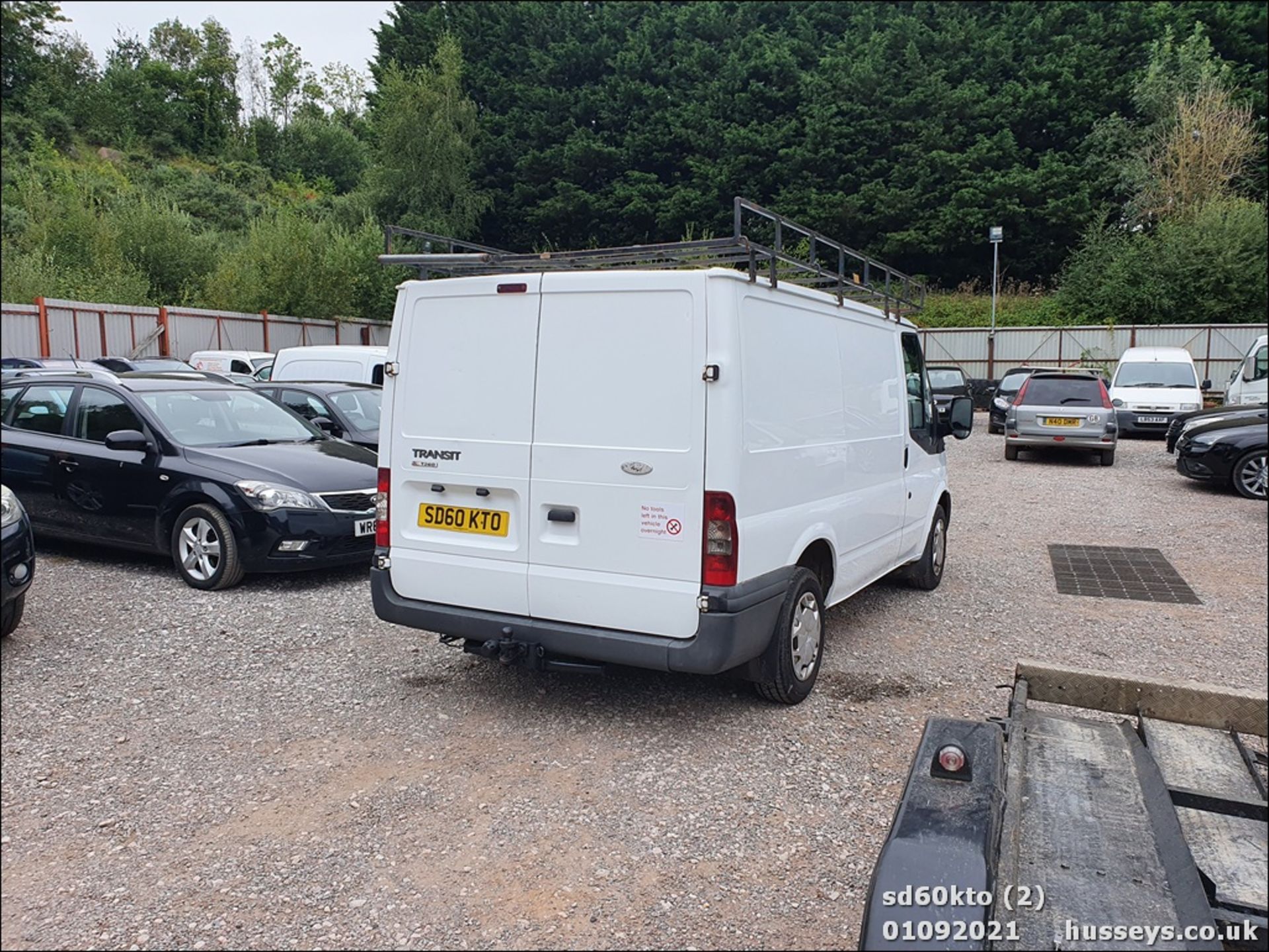 10/60 FORD TRANSIT 85 T260M FWD - 2198cc 5dr Van (White, 237k) - Image 6 of 23