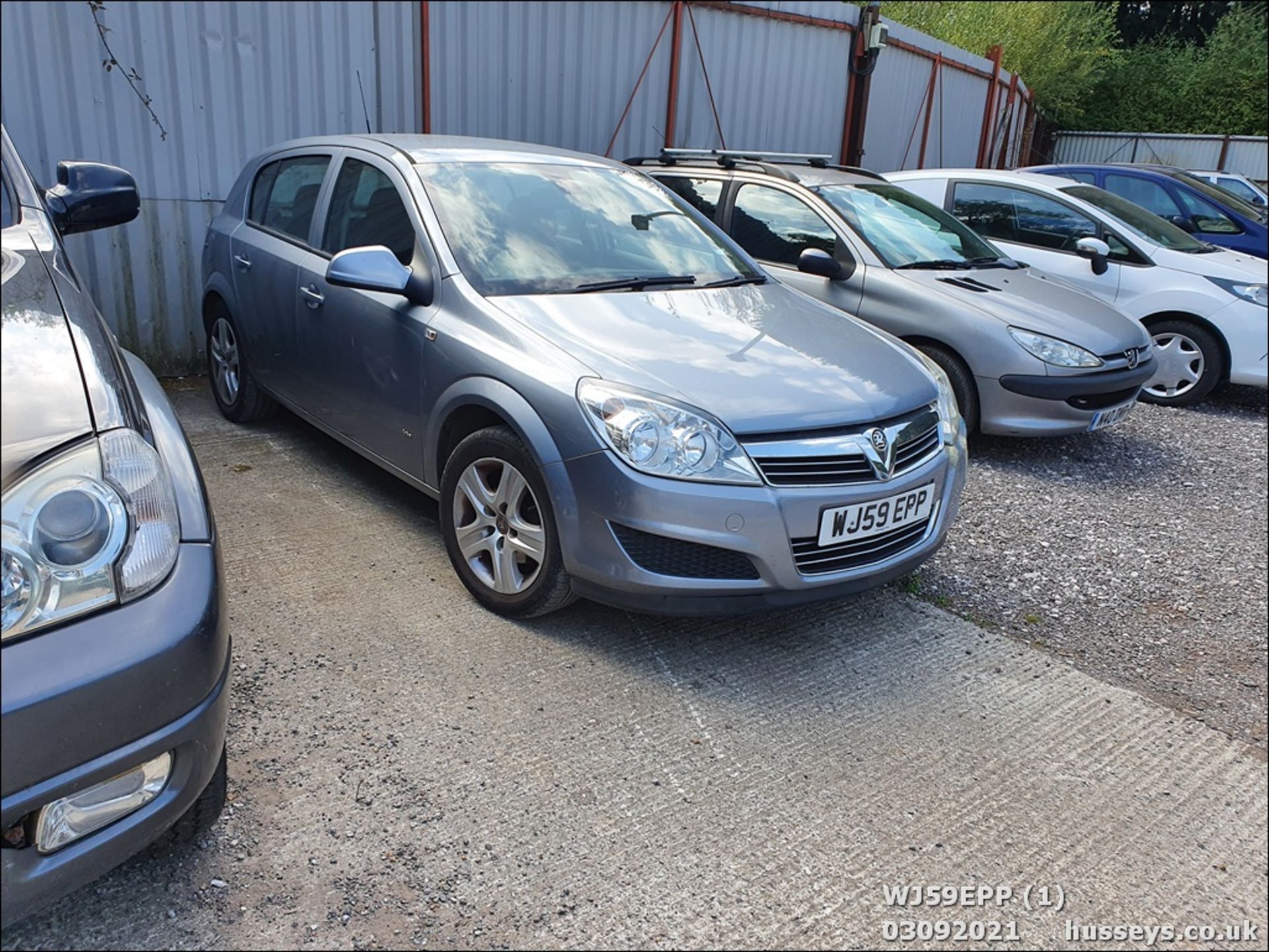 09/59 VAUXHALL ASTRA ACTIVE - 1364cc 5dr Hatchback (Silver, 101k) - Image 2 of 12