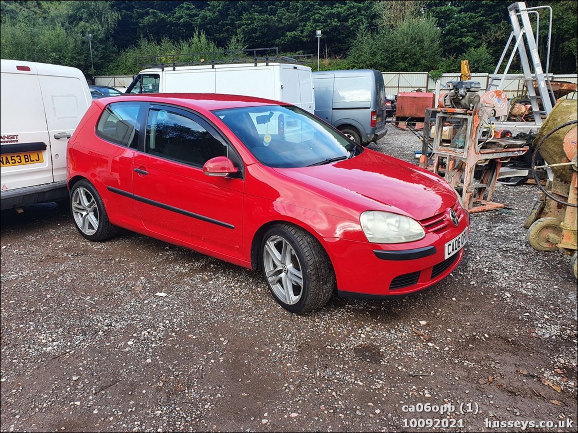 06/06 VOLKSWAGEN GOLF S - 1390cc 3dr Hatchback (Red, 131k) - Image 2 of 18