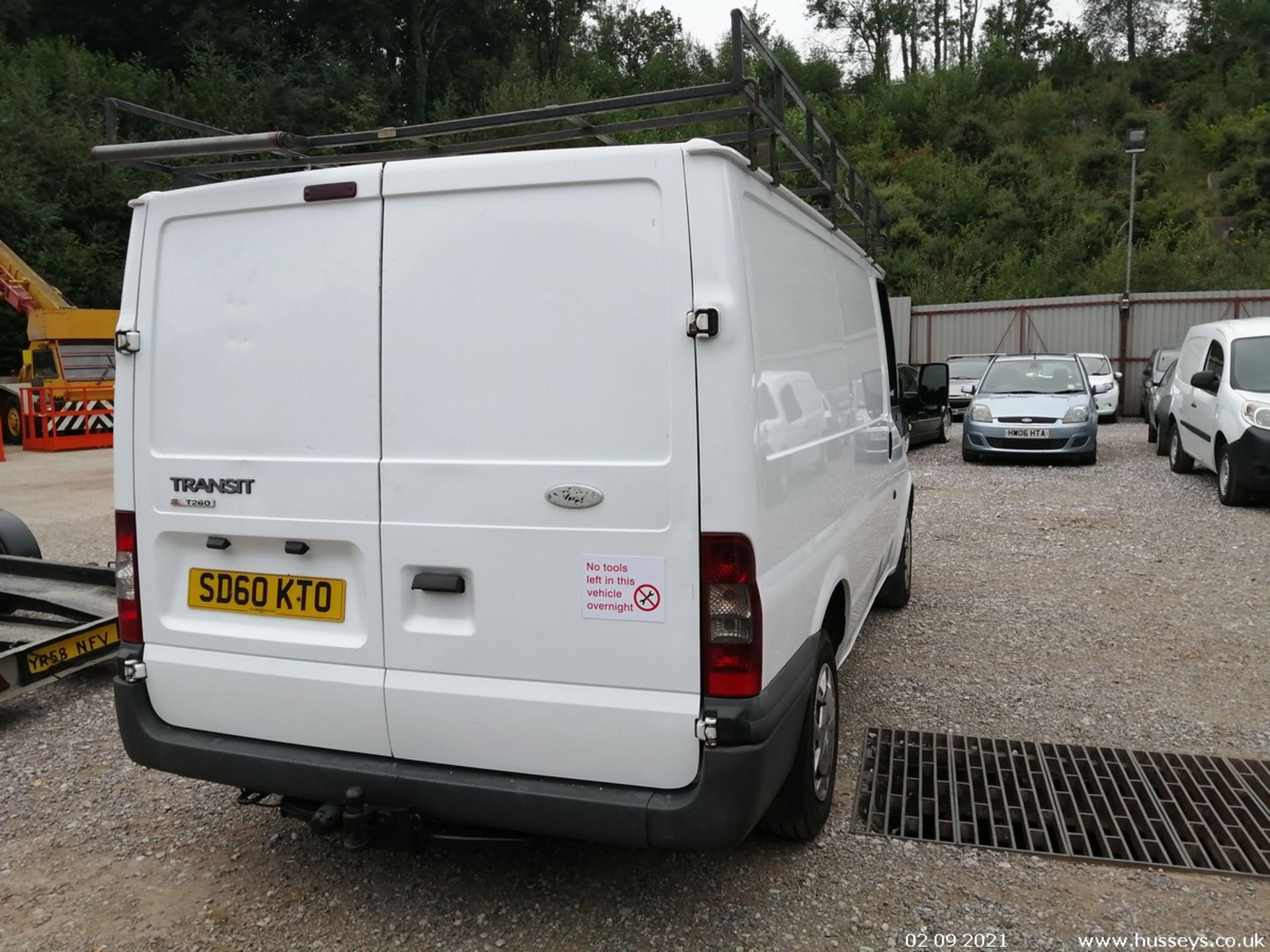 10/60 FORD TRANSIT 85 T260M FWD - 2198cc 5dr Van (White, 237k) - Image 14 of 23