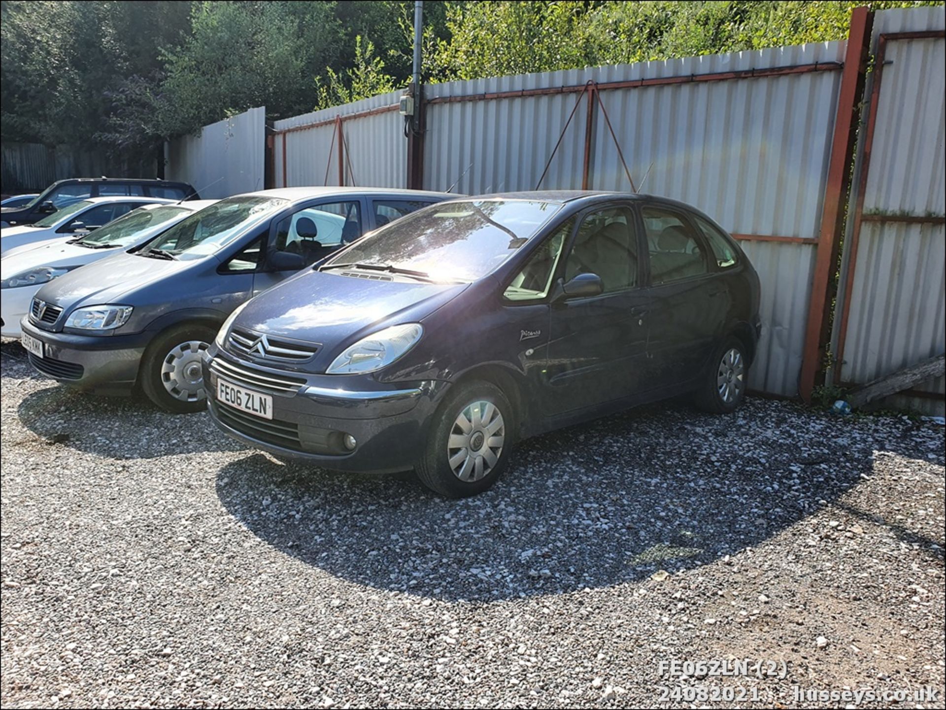 06/06 CITROEN XSARA PICASSO EXCL 92 - 1560cc 5dr MPV (Blue, 147k) - Image 2 of 17