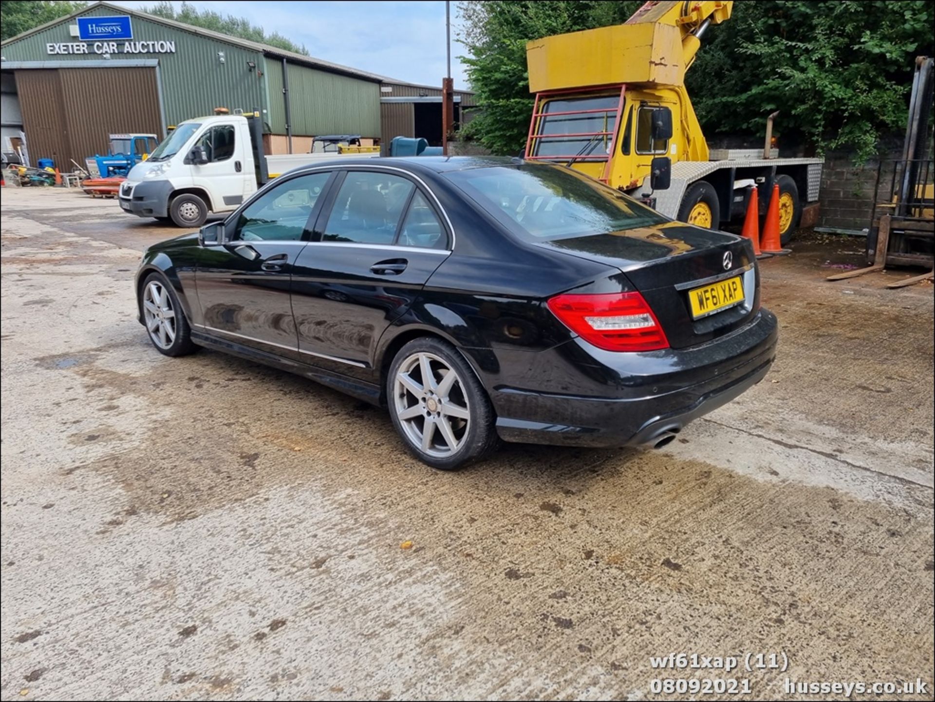 11/61 MERCEDES-BENZ C180 SPORT ED 125 BLUEEF- - 1796cc 4dr Saloon (Black, 48k) - Image 11 of 19