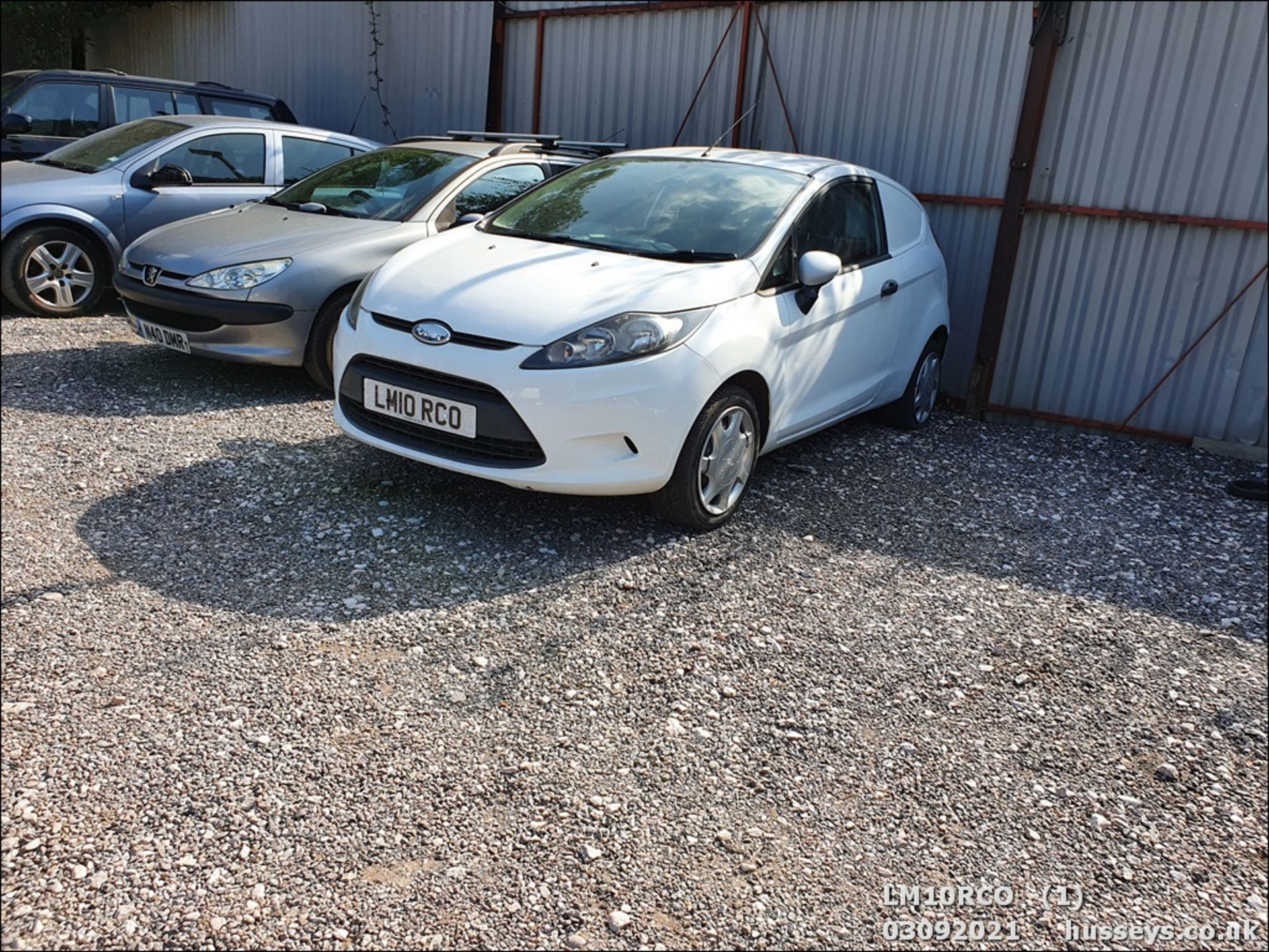 10/10 FORD FIESTA BASE TDCI 68 - 1399cc 3.dr Van (White, 127k) - Image 5 of 14