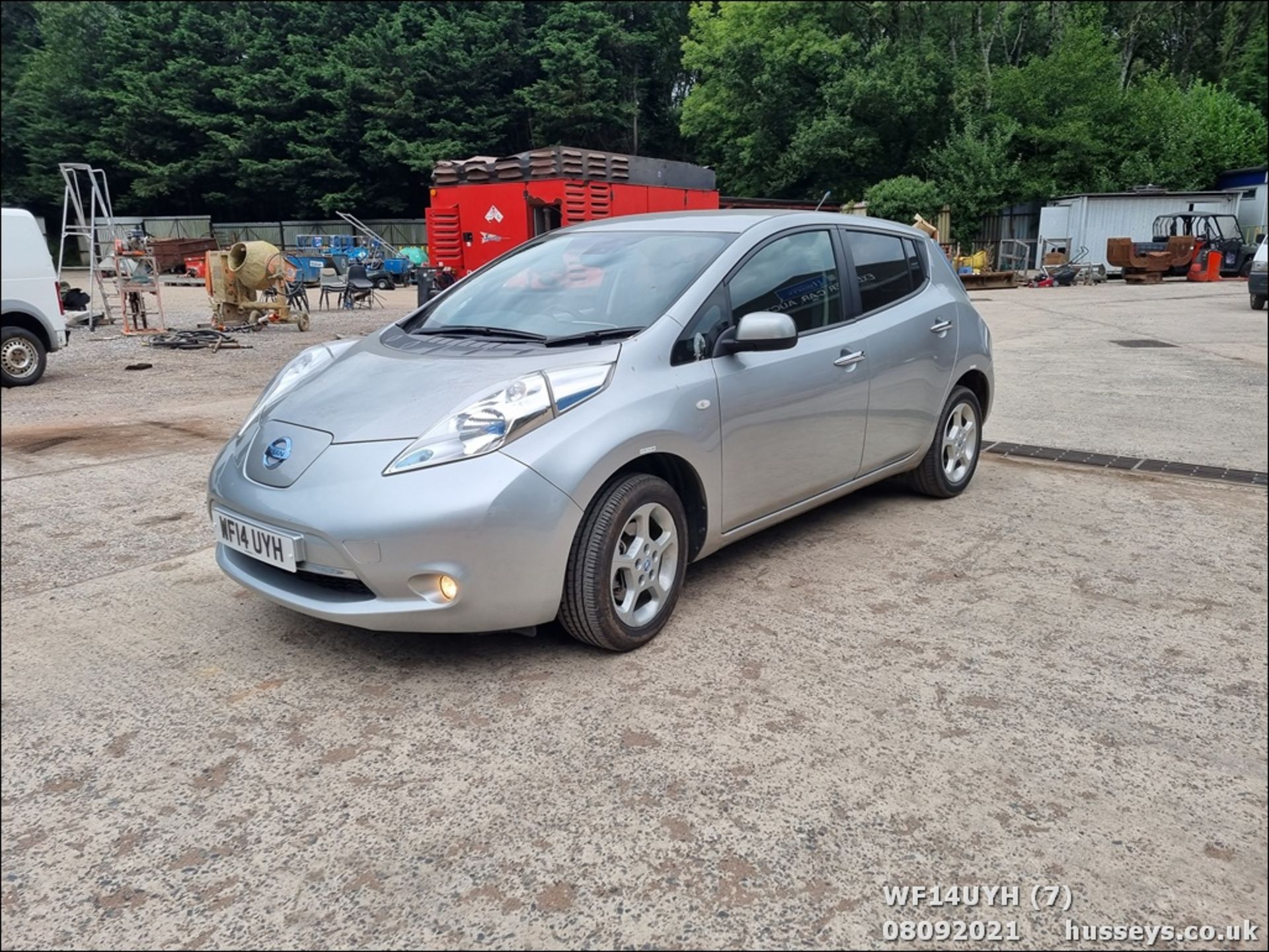 14/14 NISSAN LEAF ACENTA 5dr Hatchback (Silver, 18k) - Image 7 of 23